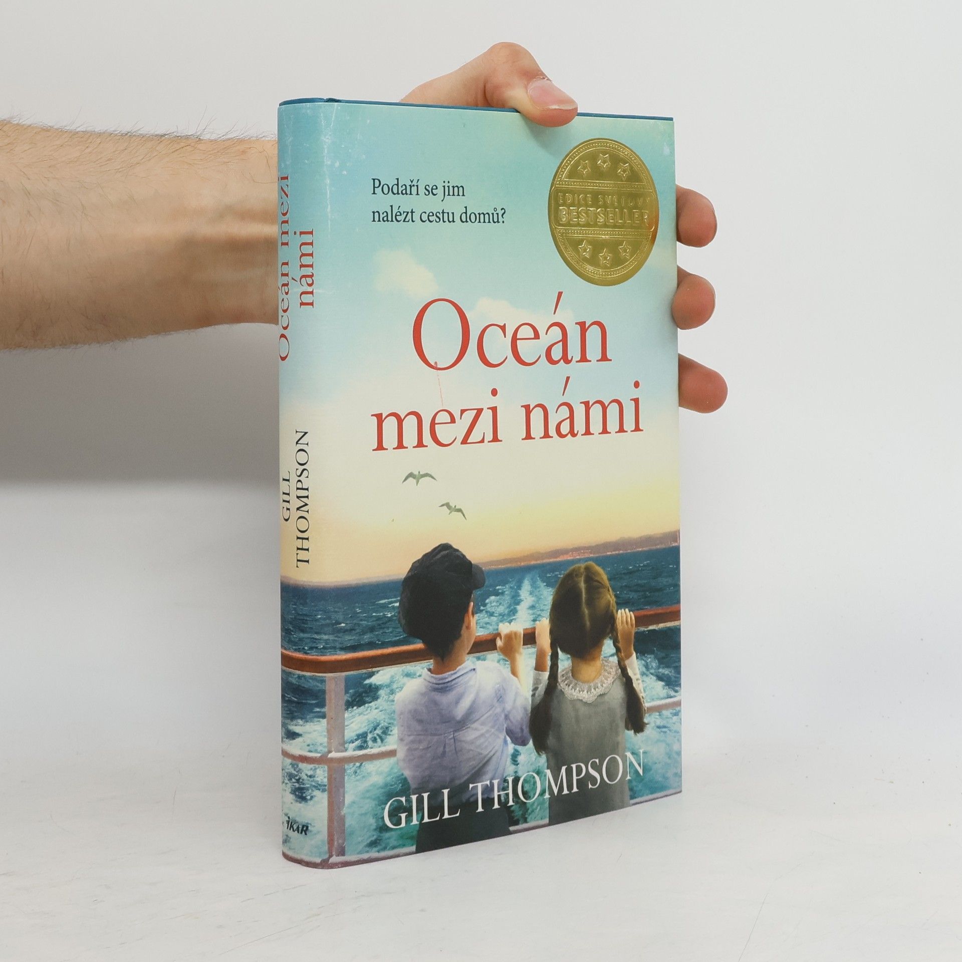 Gill Thompson Oceán mezi námi