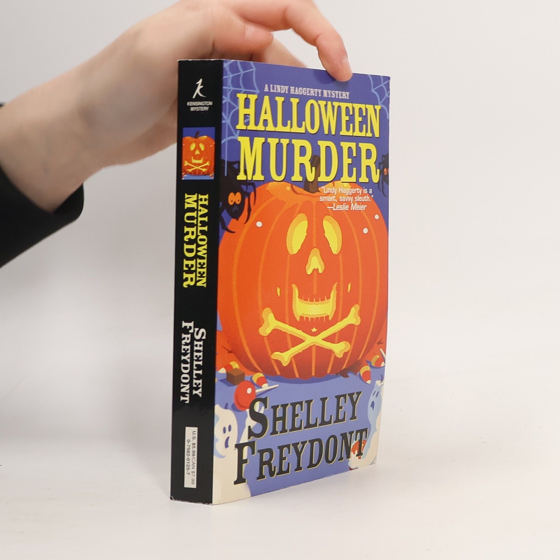 Shelley Freydont Lindy Haggerty Mystery: Halloween Murder