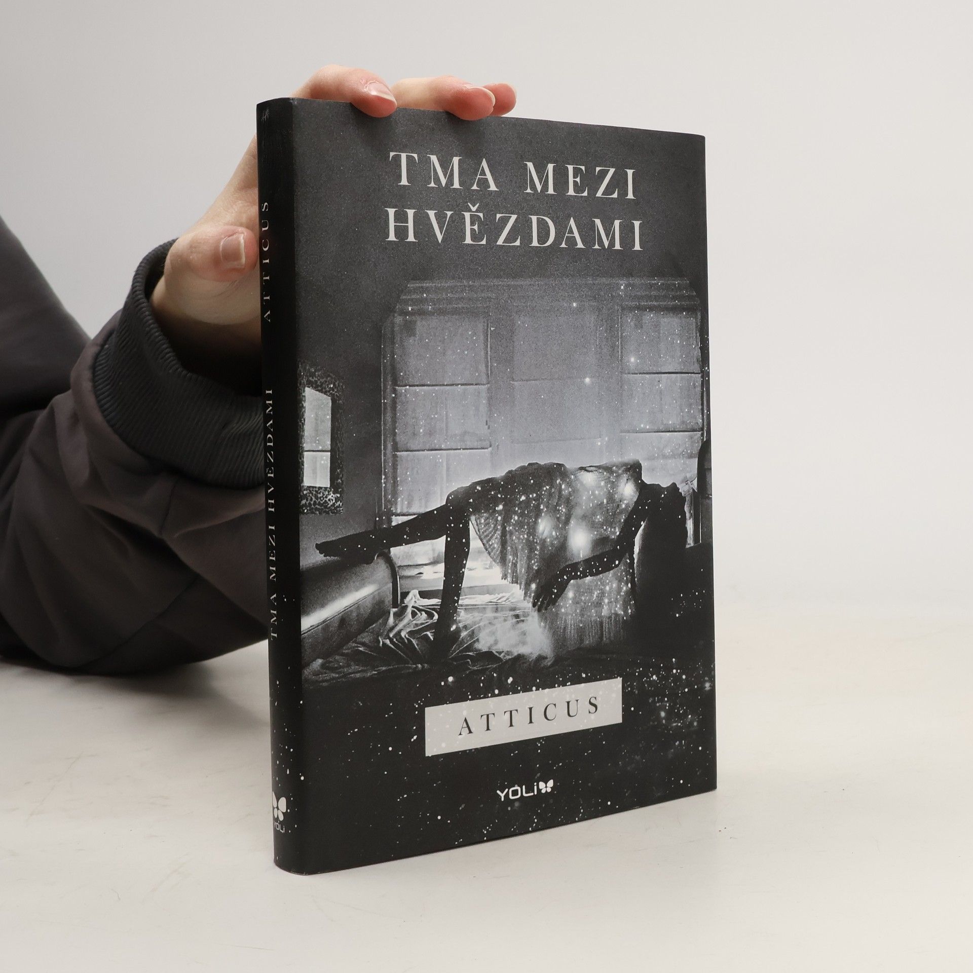 Atticus Tma mezi hvězdami