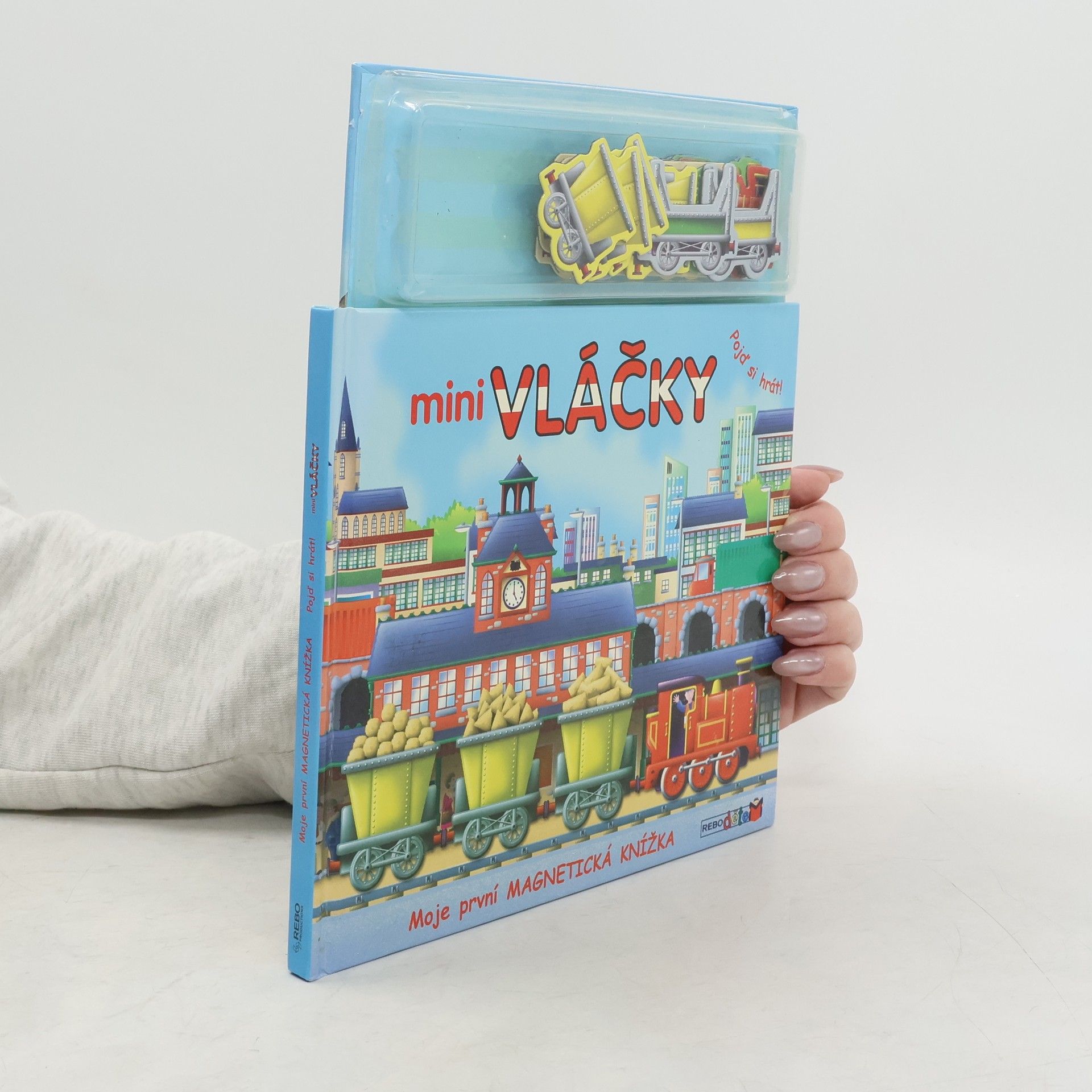 Mini Vláčky - Moje první magnetická knížka