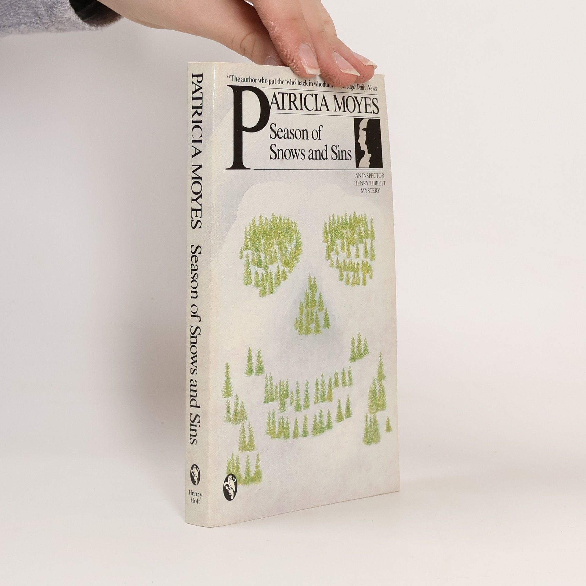 Patricia Moyes Season of Snows and Sins