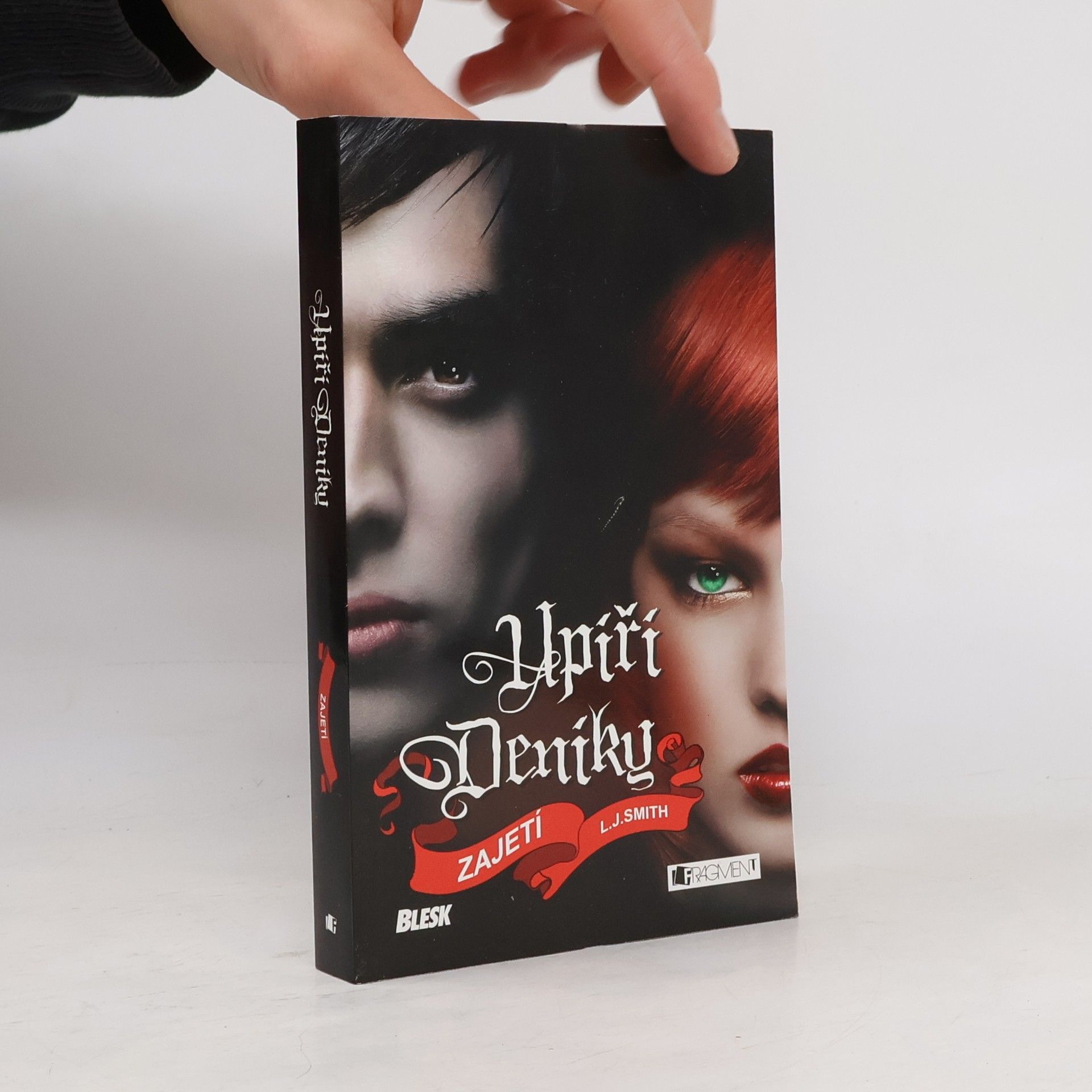 Upíří deníky. Zajetí. 7. díl