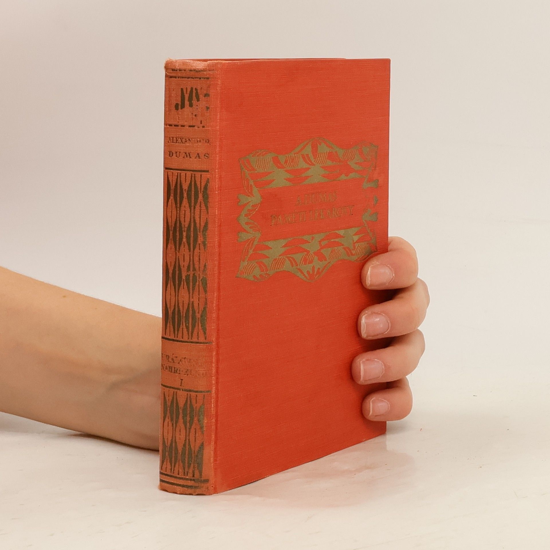 Alexander Dumas Paměti lékařovy. Královnin náhrdelník I.