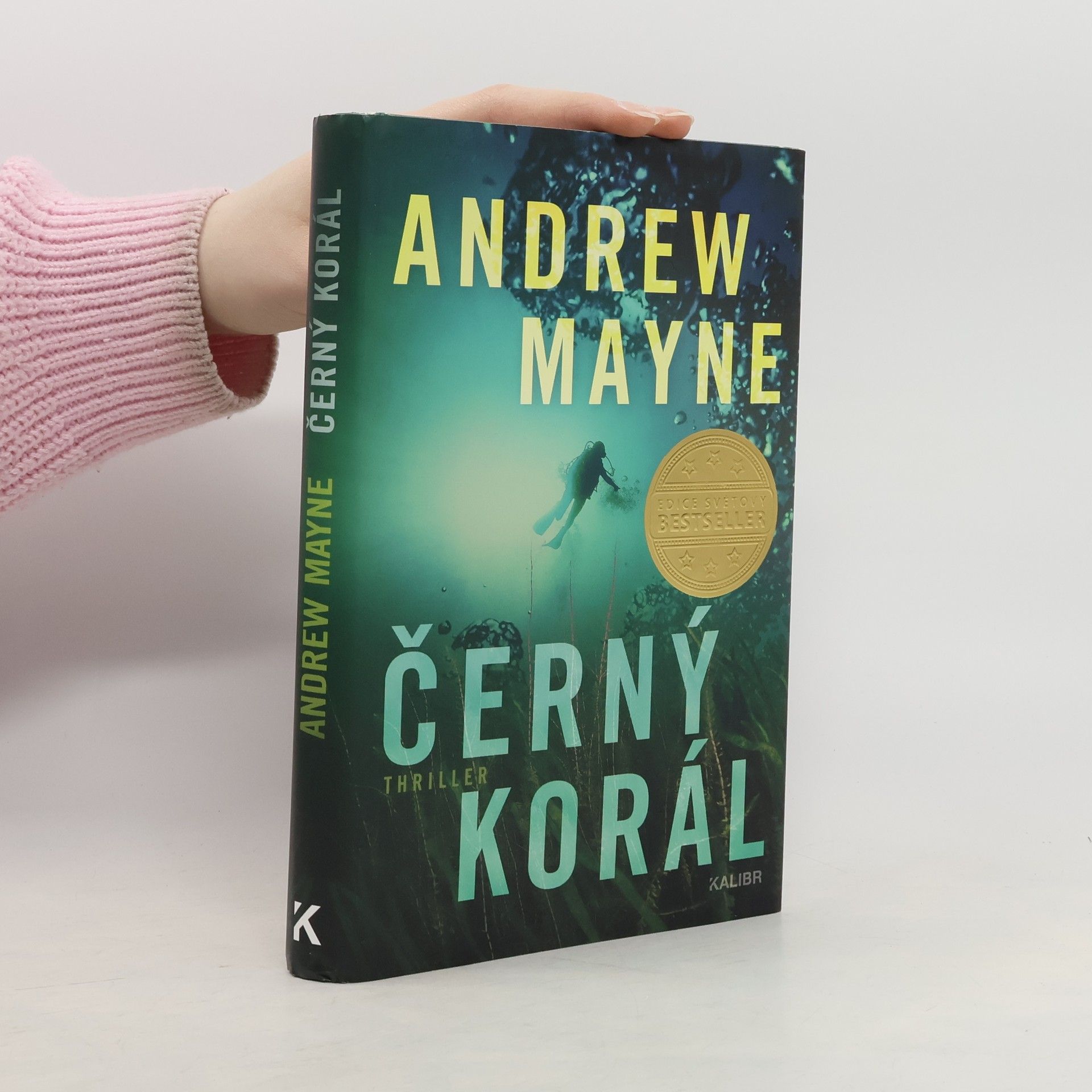 Andrew Mayne Černý korál