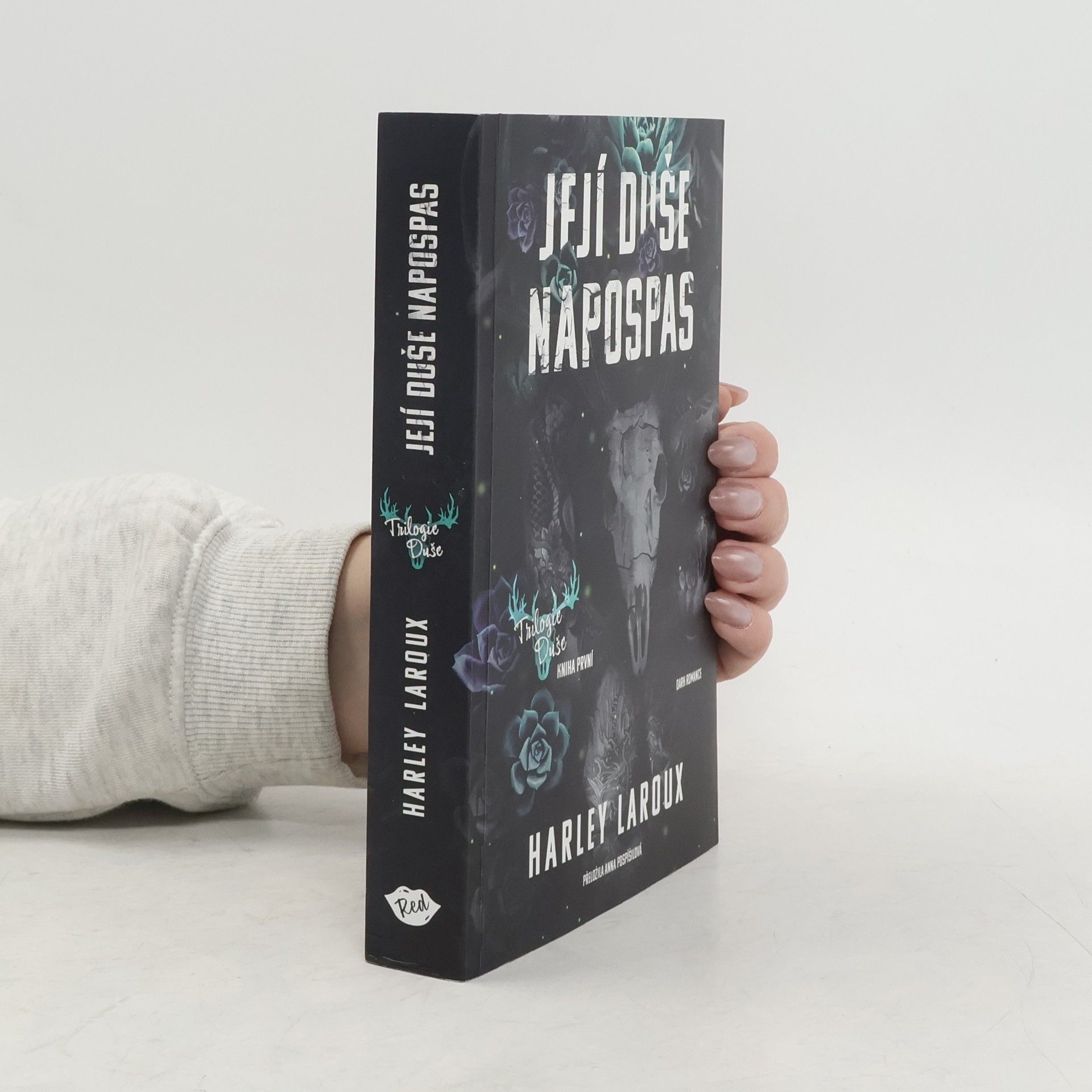 Harley Laroux Její duše napospas