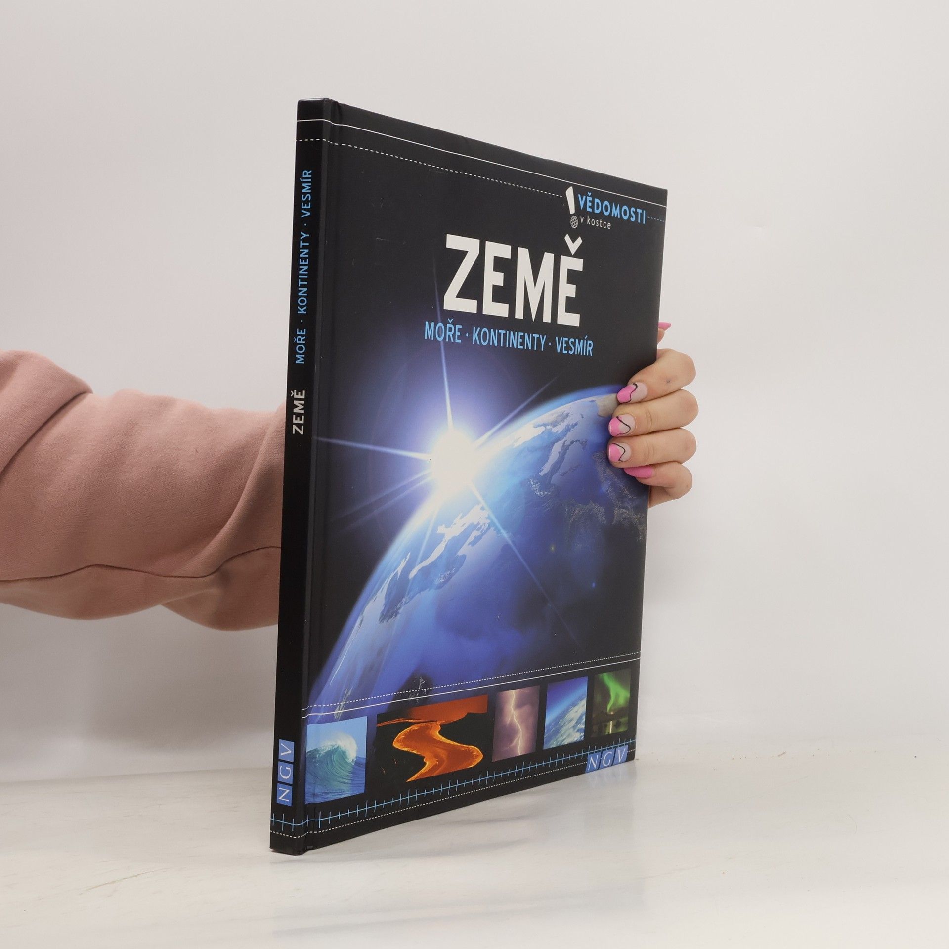 Various authors Země. Moře, kontinenty, vesmír