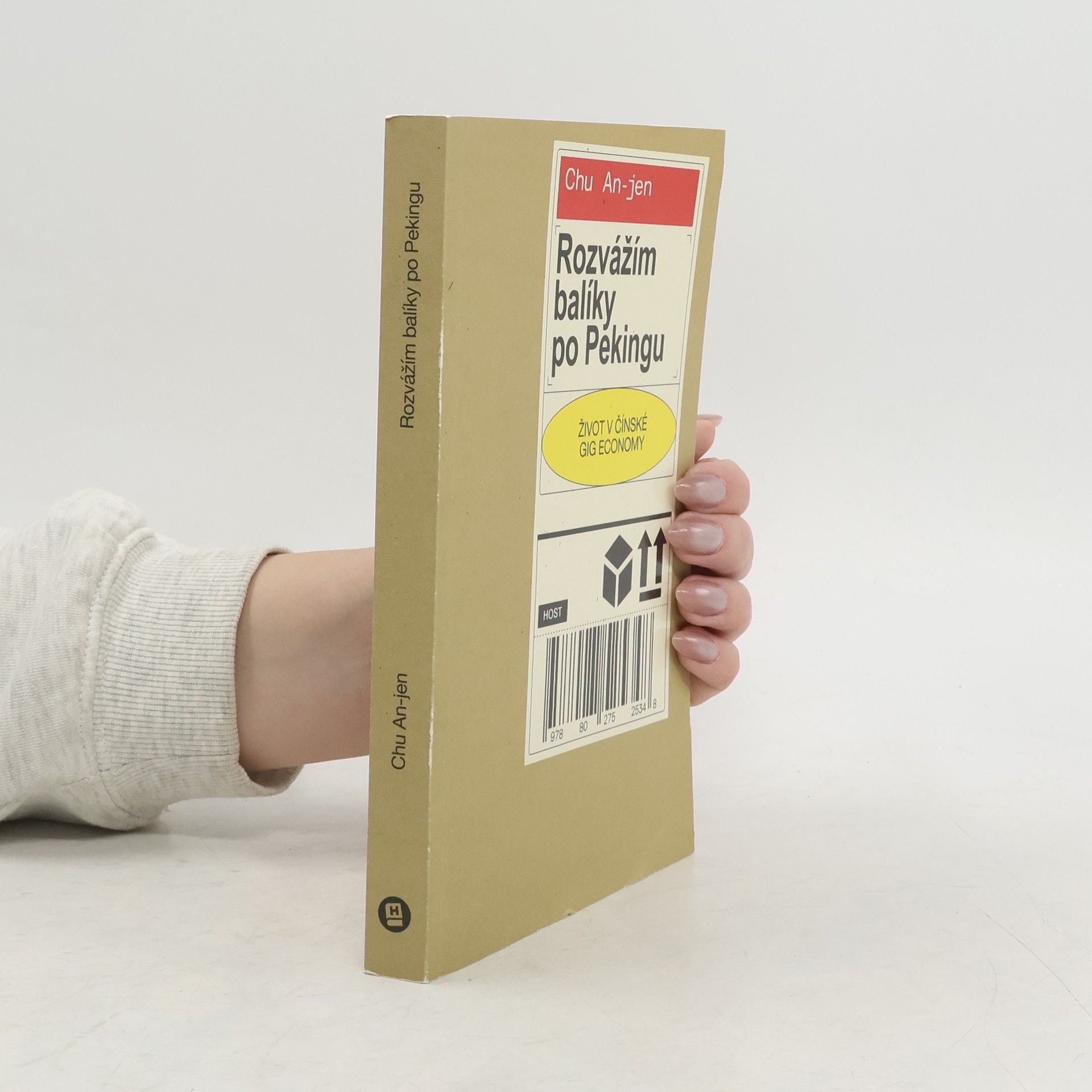 Chu An-jen Rozvážím balíky po Pekingu. Život v čínské gig economy