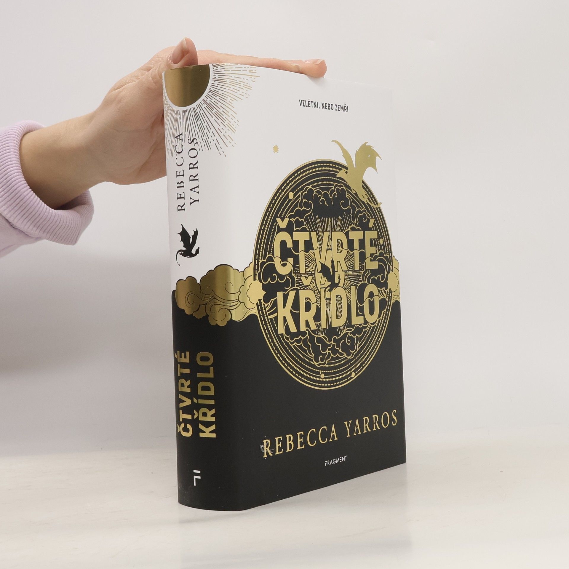 Rebecca Yarros Čtvrté křídlo