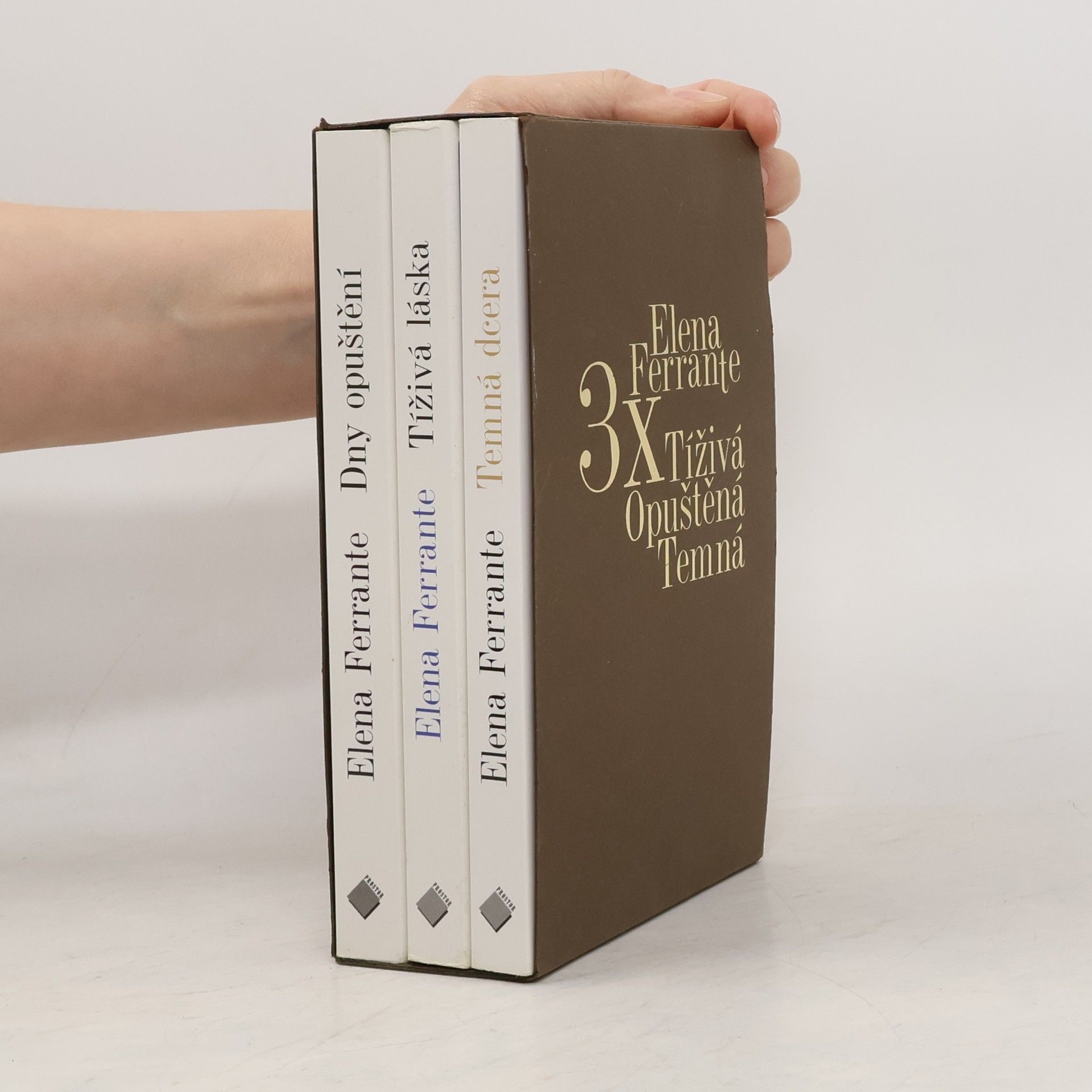 Elena Ferrante 3x Elena Ferrante: Tíživá / Opuštěná / Temná