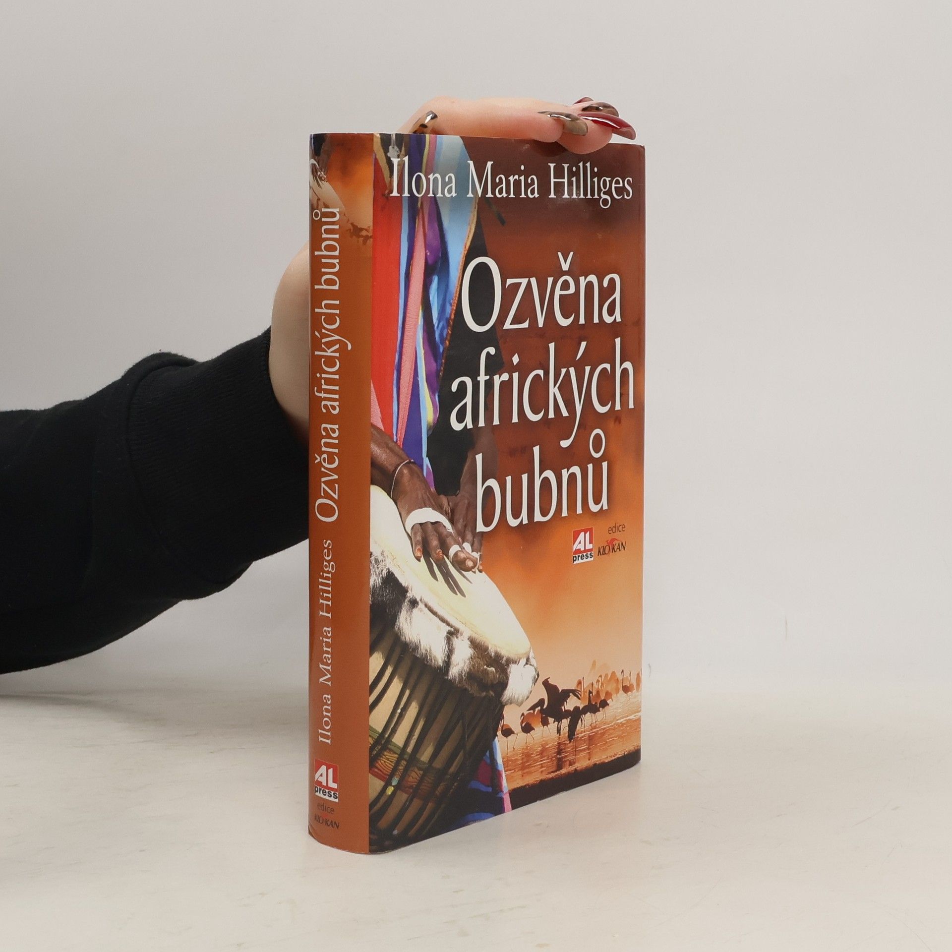 Ilona Maria Hilliges Ozvěna afrických bubnů
