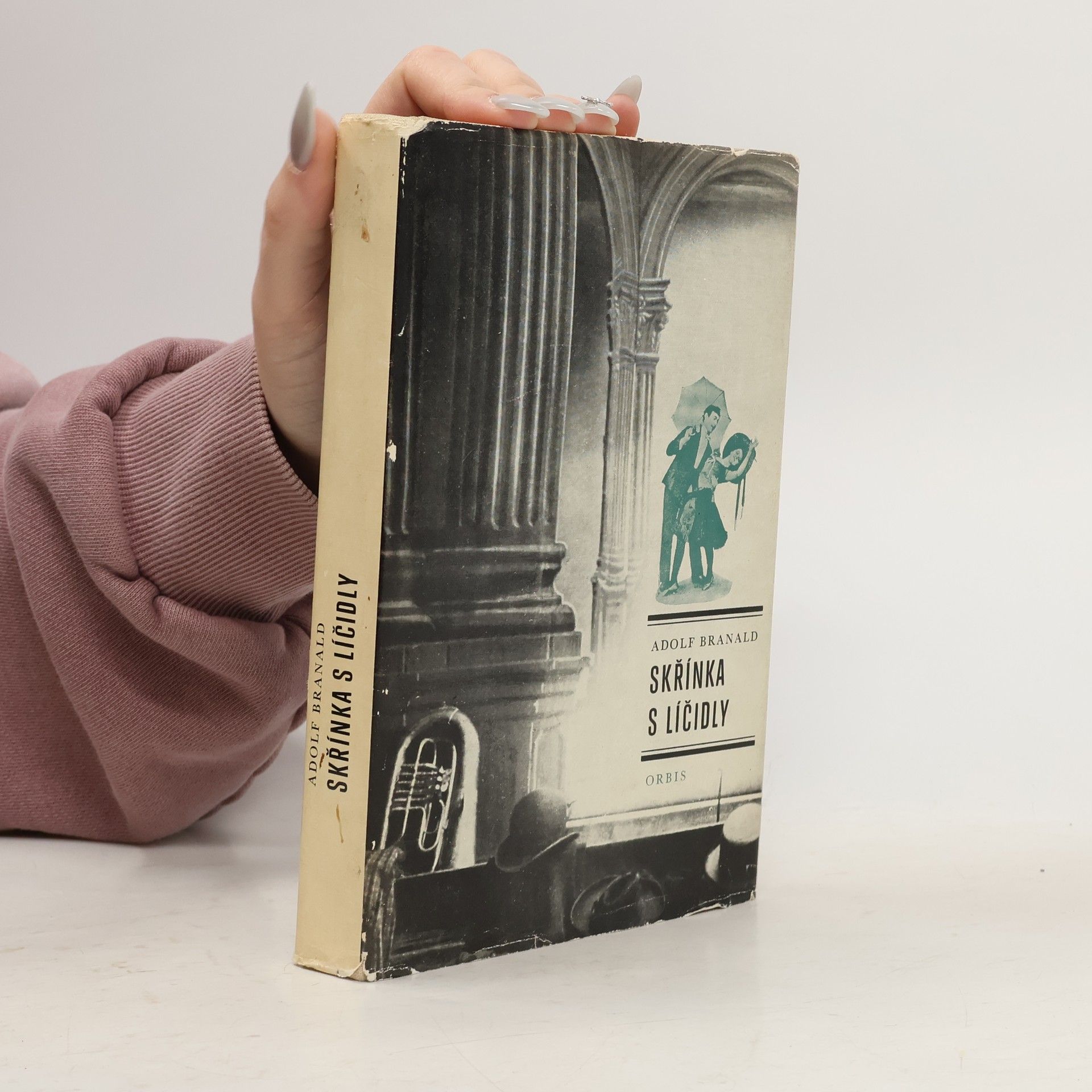 Adolf Branald Skříňka s líčidly