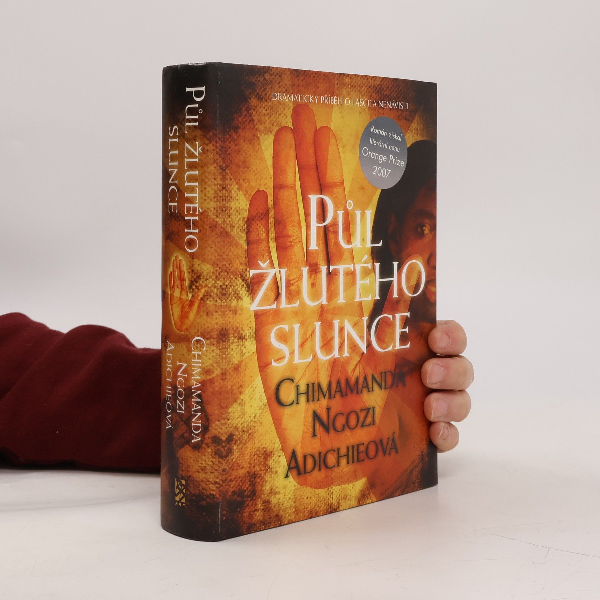 Chimamanda Ngozi Adichie Půl žlutého slunce