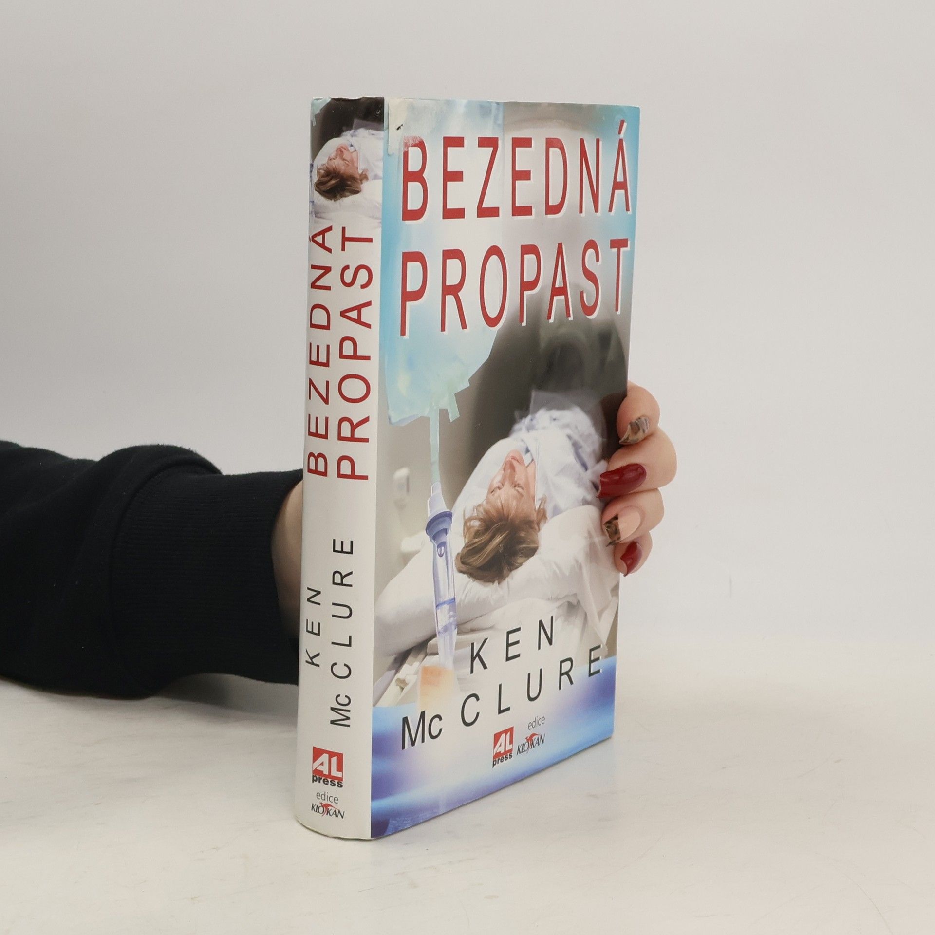 Ken McClure Bezedná propast