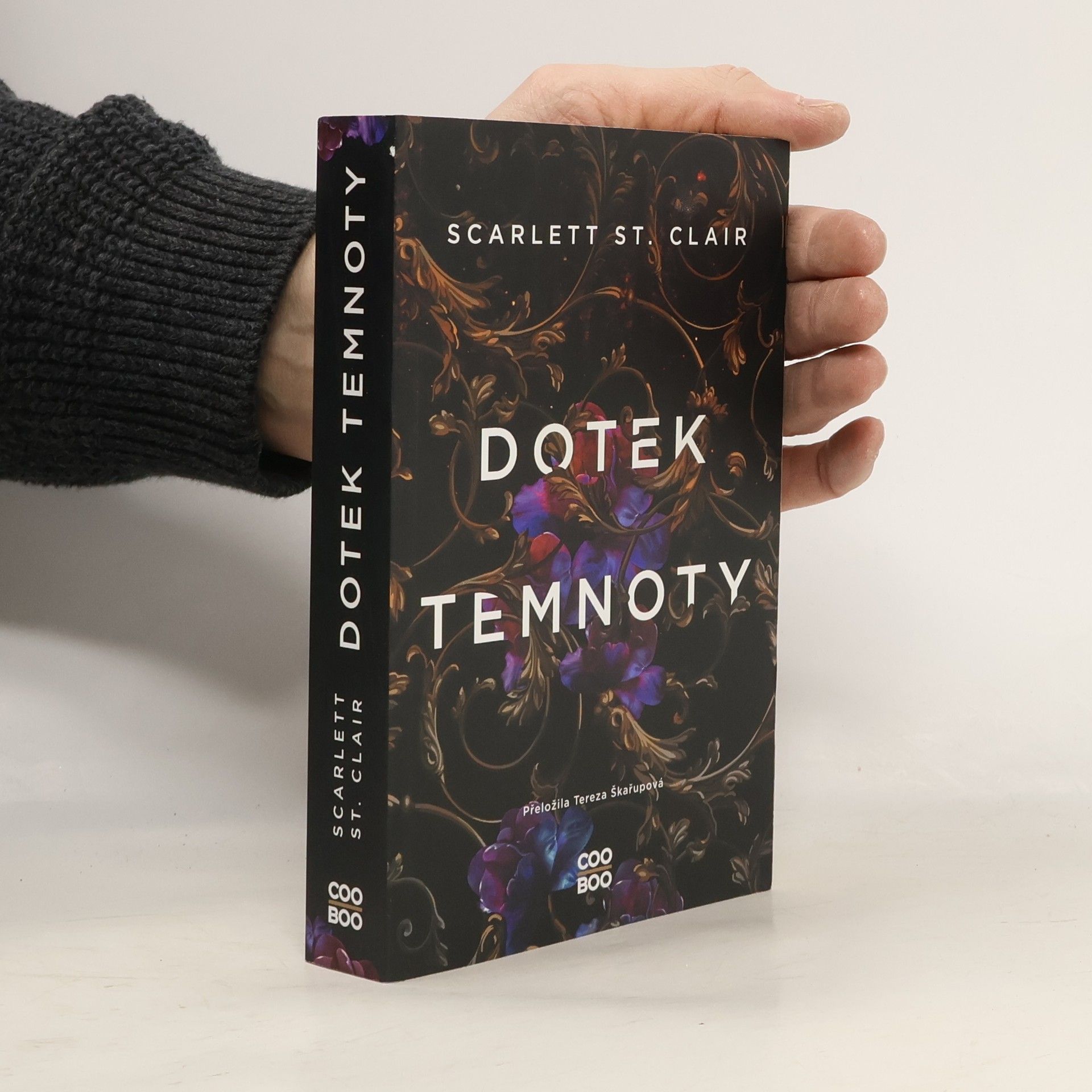 Scarlett St. Clair Dotek temnoty