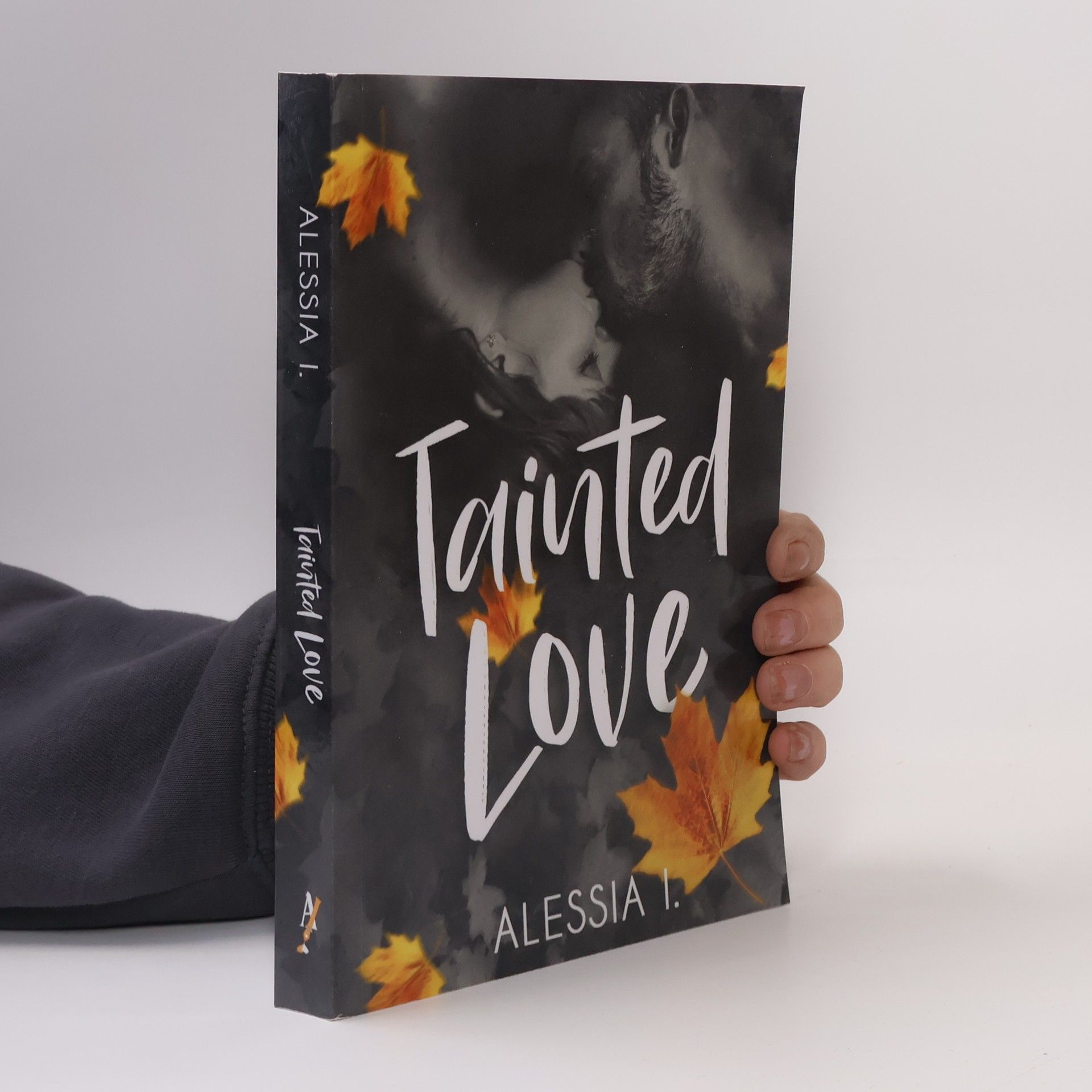 Alessia I. Cedar - 1: Tainted Love