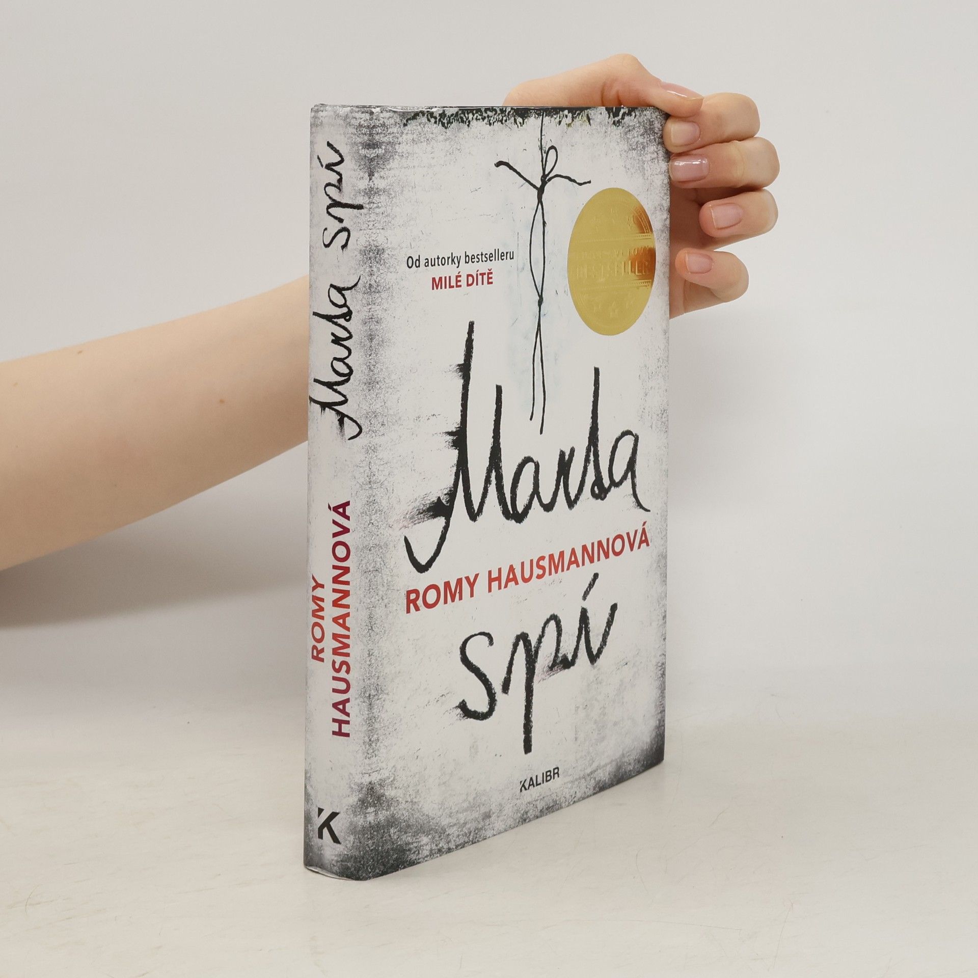 Romy Hausmann Marta spí