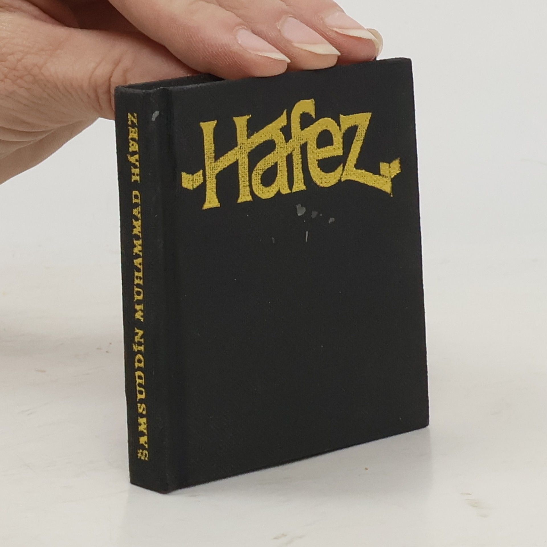 Chvádže Šamsuddín Muhammad Háfíz Co zbude z růží, když je slavík zradí