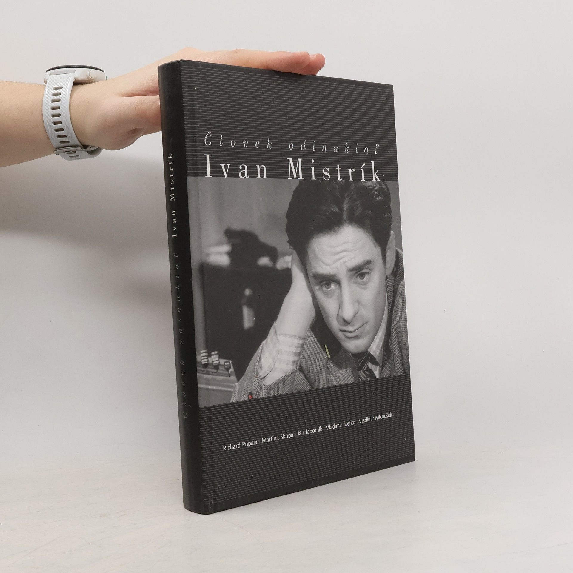 Ľubica Orechovská Človek odinakiaľ. Ivan Mistrík