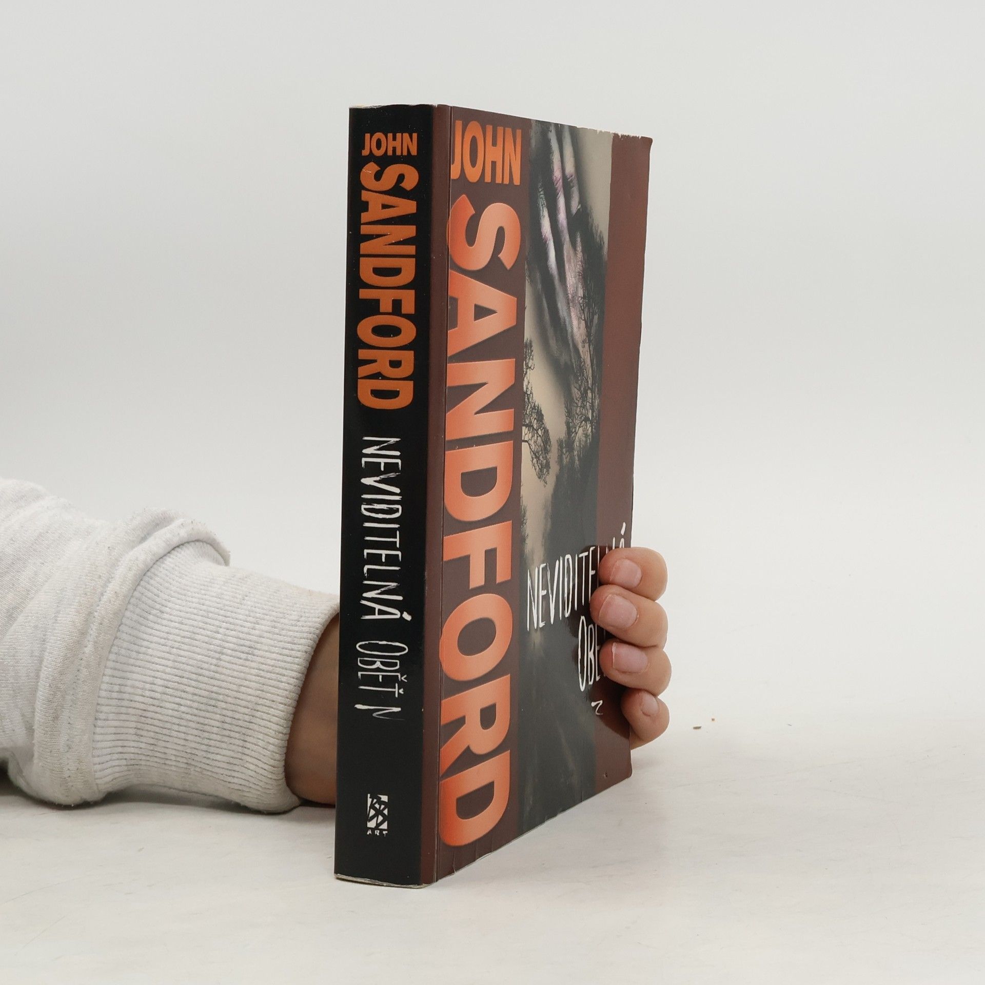 John Roswell Camp Neviditelná oběť