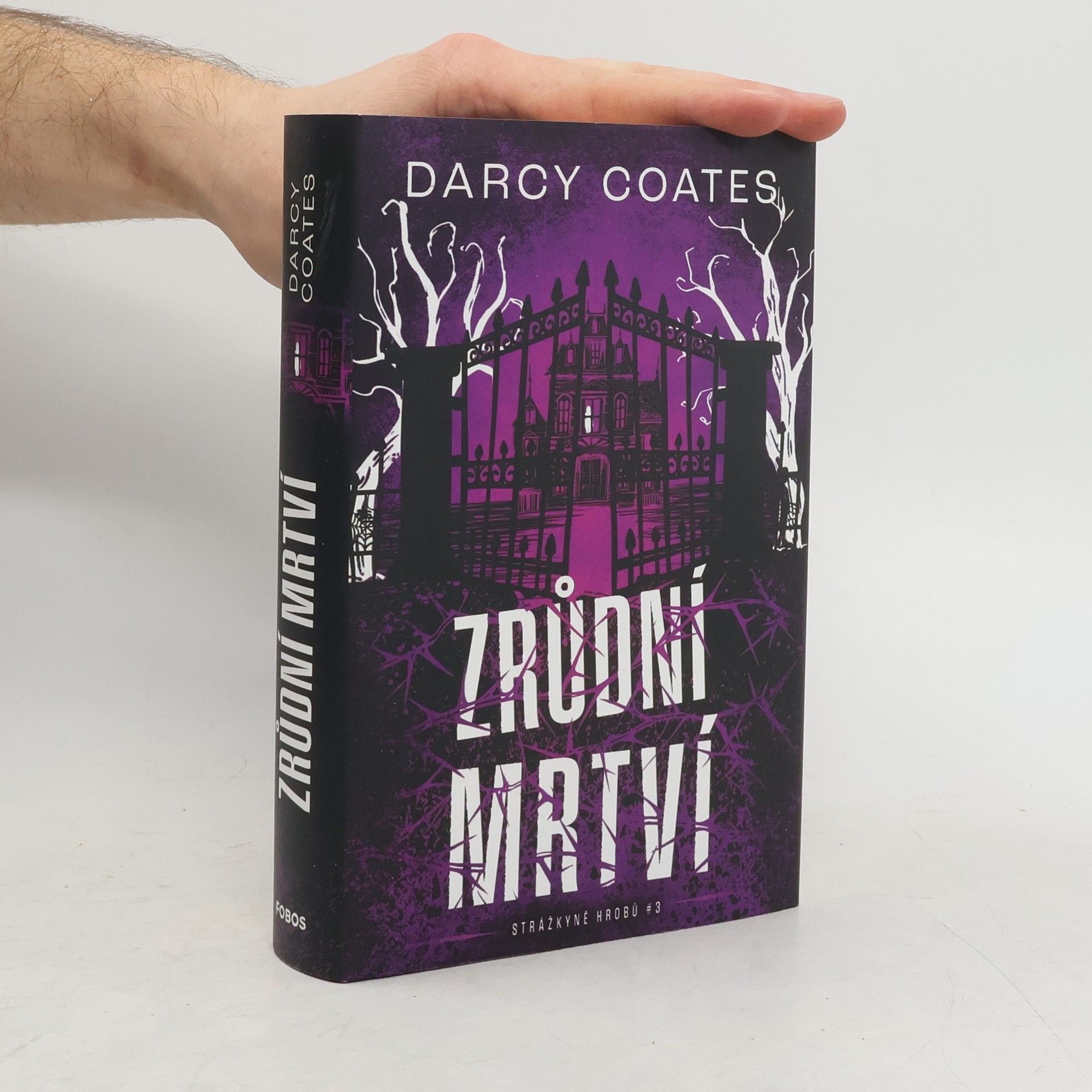Darcy Coates Zrůdní mrtví