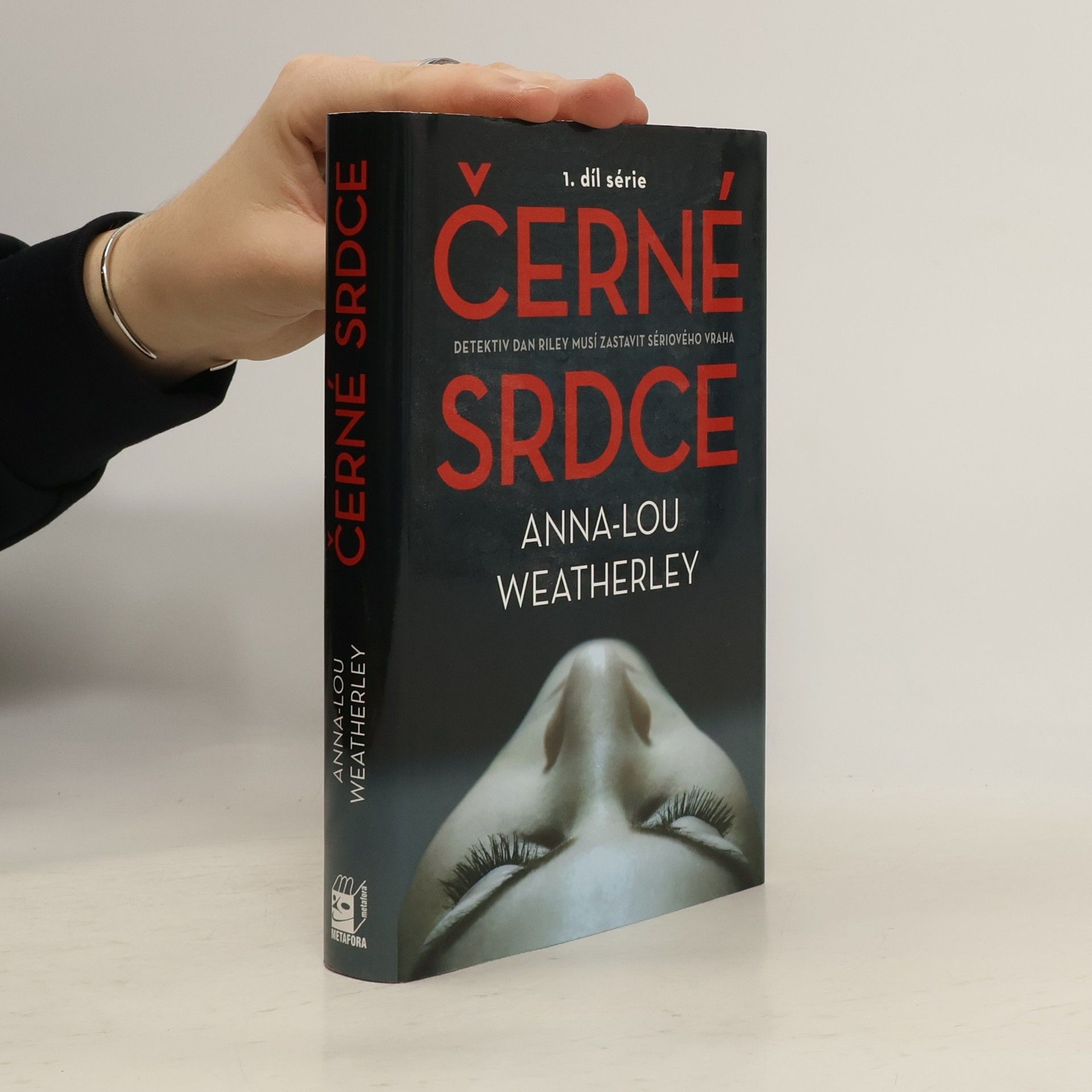 AnnaLouise Weatherley Černé srdce