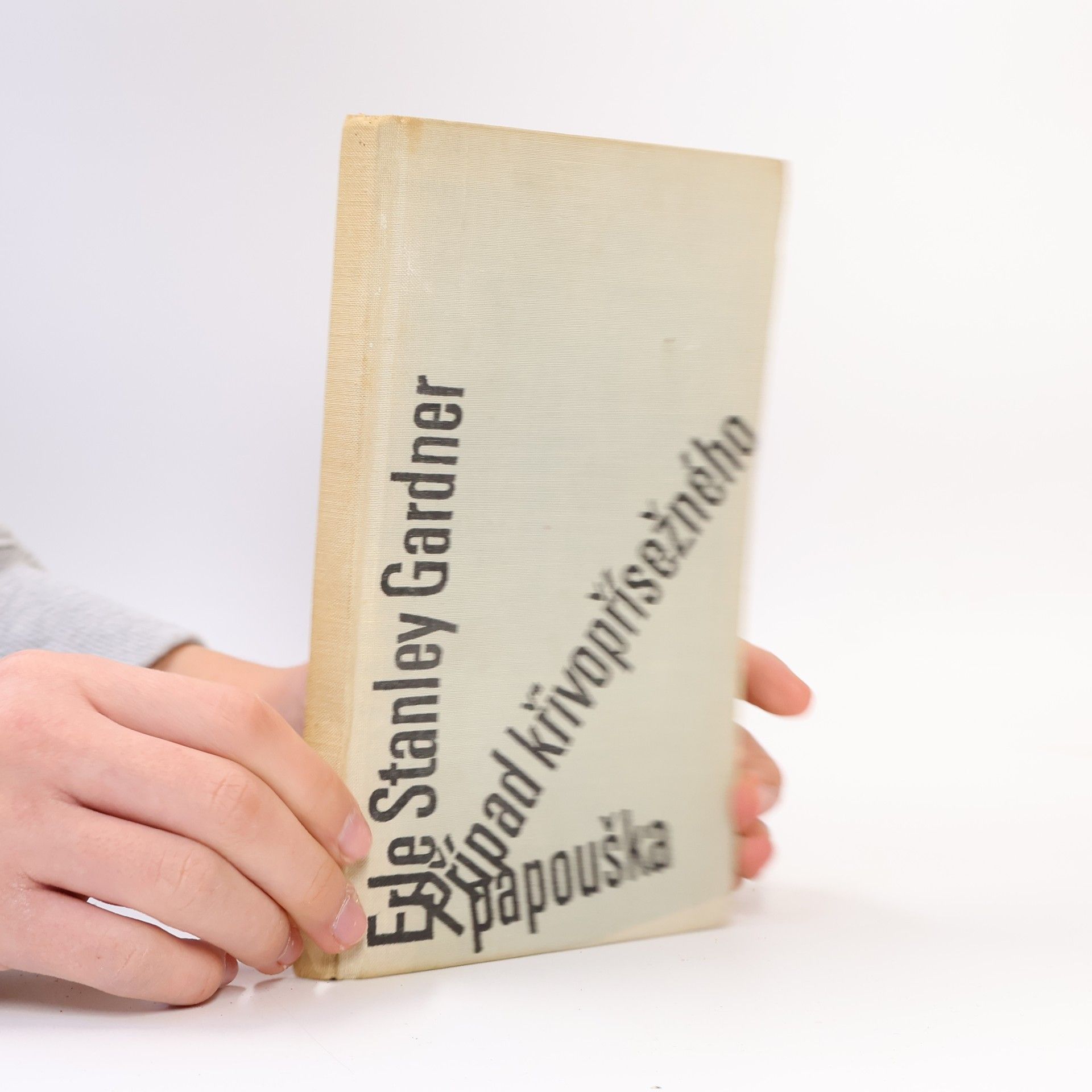 Erle Stanley Gardner Případ křivopřísežného papouška