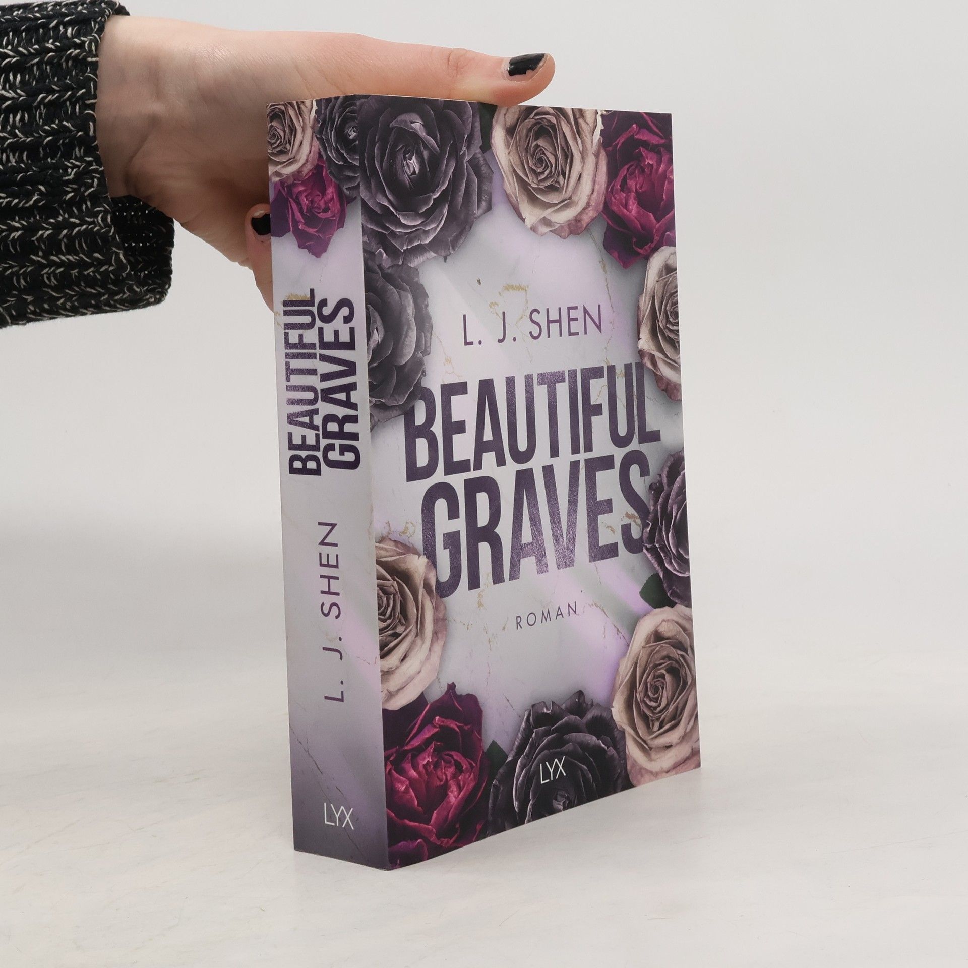 L. J. Shen Beautiful Graves