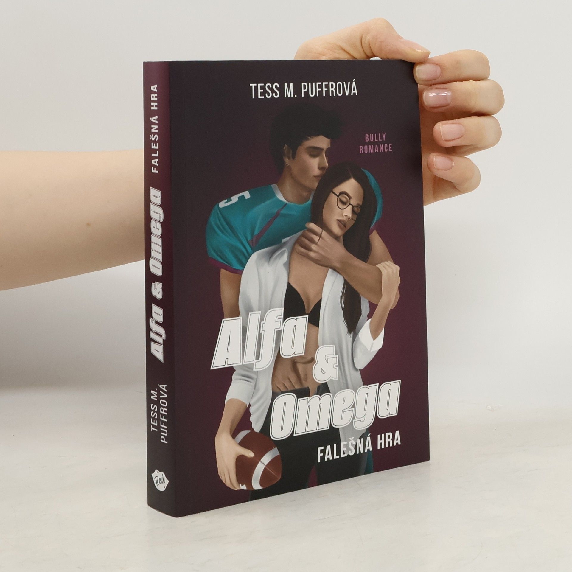 Tess M. Puffrová Alfa & Omega. Falešná hra