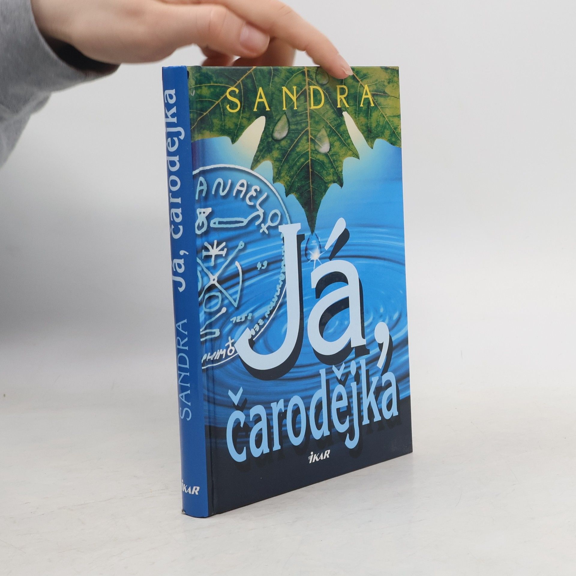 Sandra Já, čarodějka