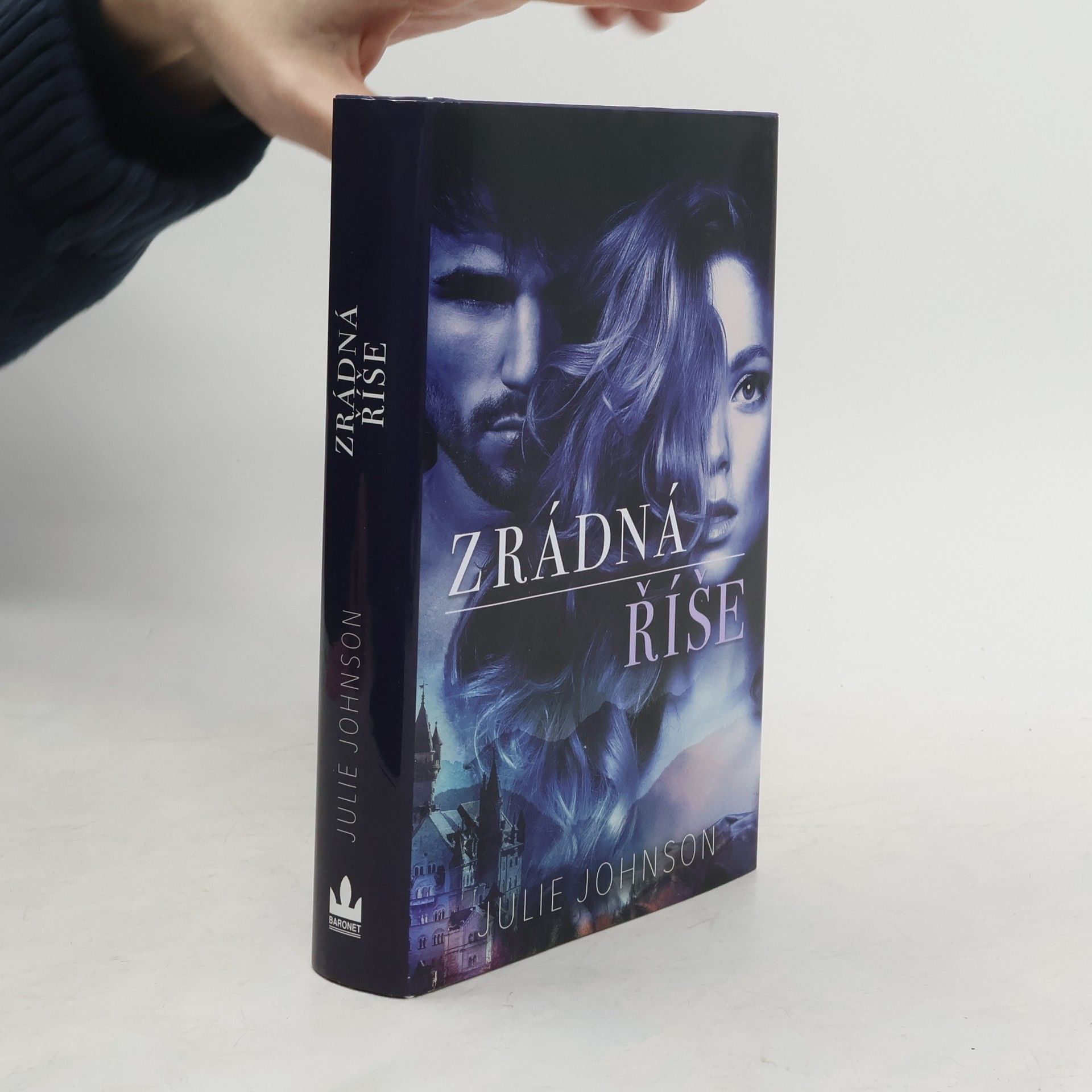 Julie Johnson Zrádná říše