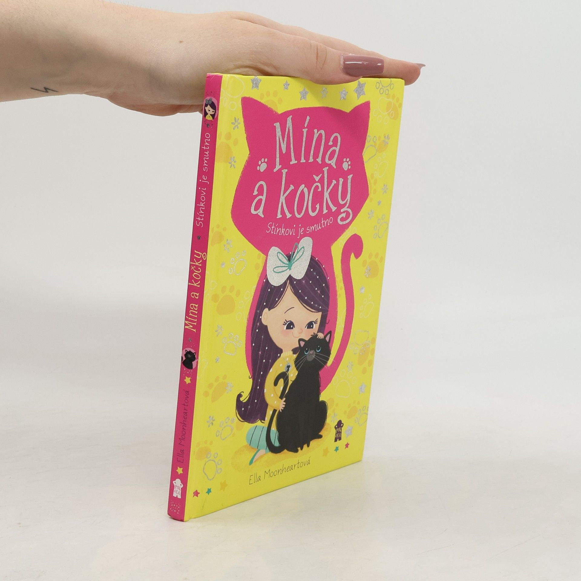 Ella Moonheart Mína a kočky. Stínkovi je smutno