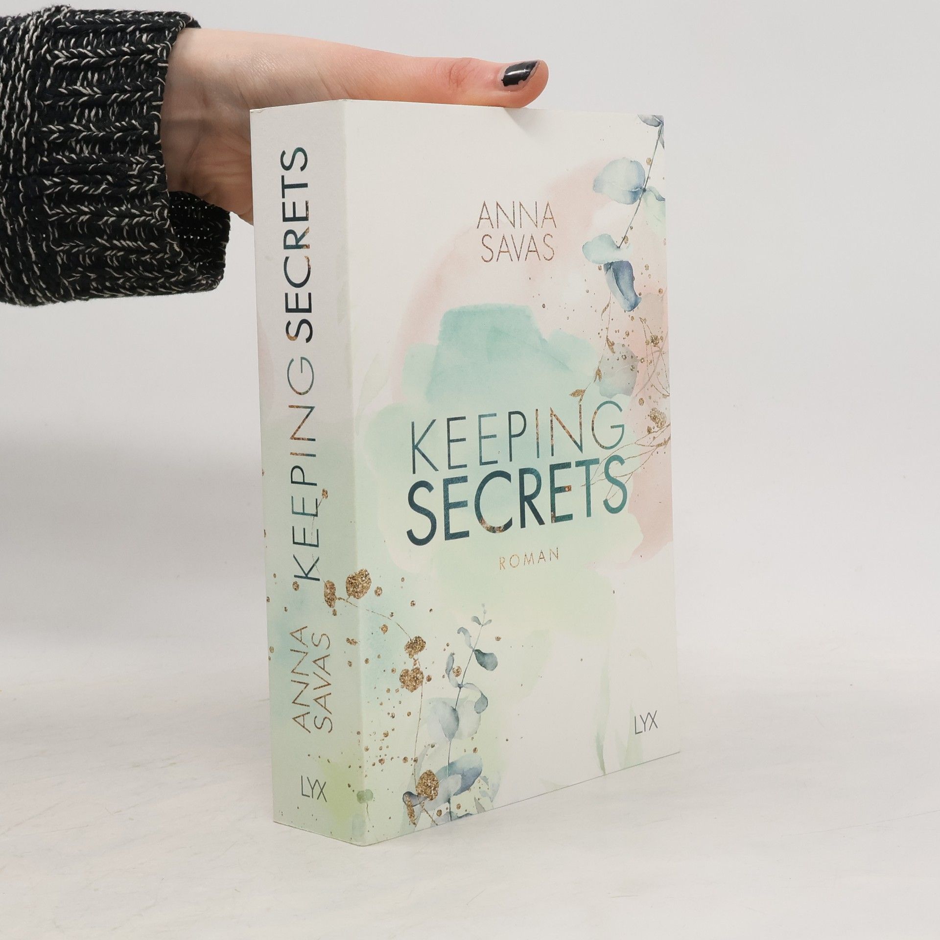 Anna Savas Keeping secrets