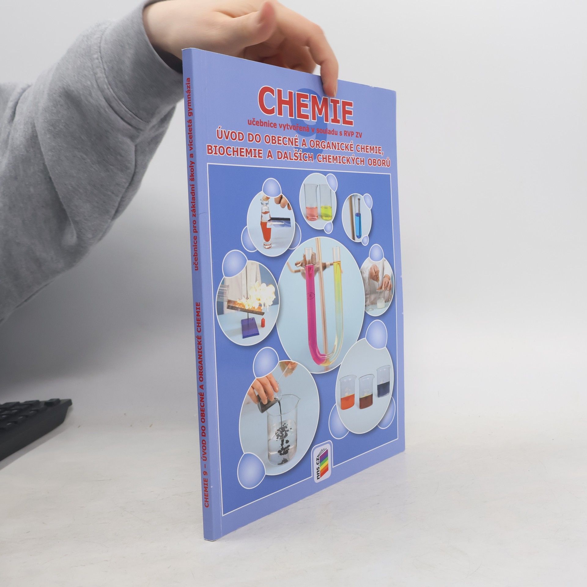 Jiří Šibor Chemie. Úvod do obecné a organické chemie, biochemie a dalších chemických oborů