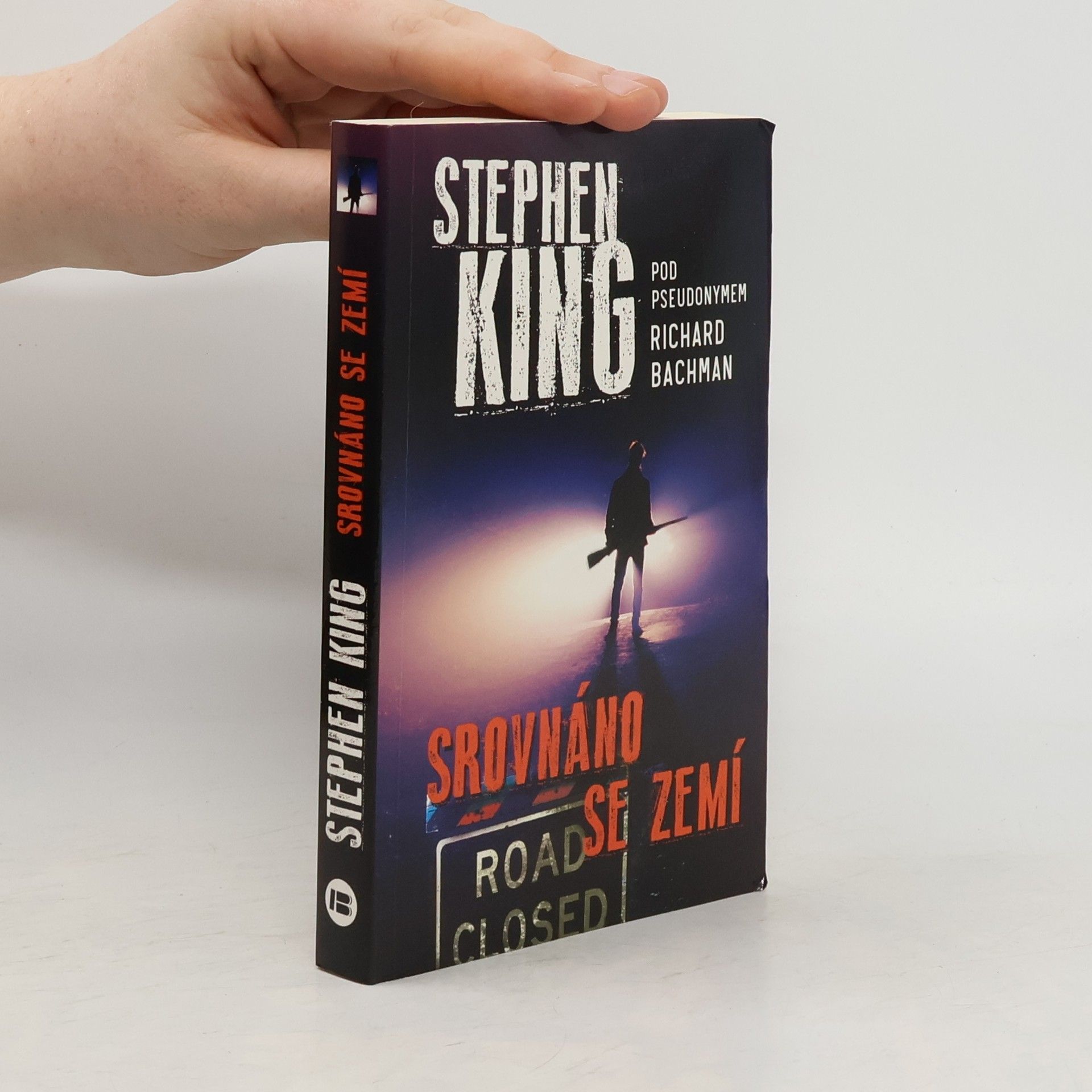 Stephen King Srovnáno se zemí