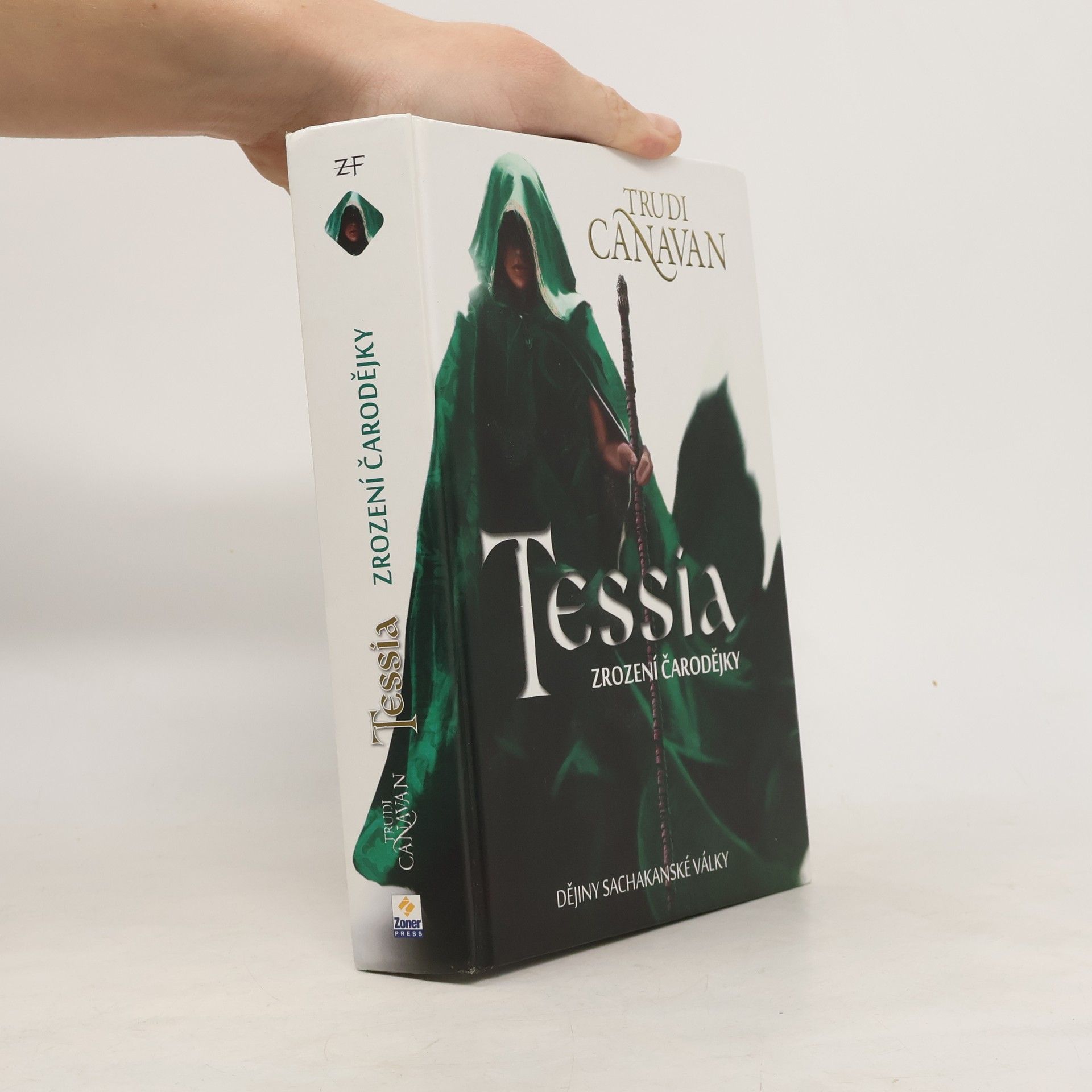 Trudi Canavan Tessia. Zrození čarodějky