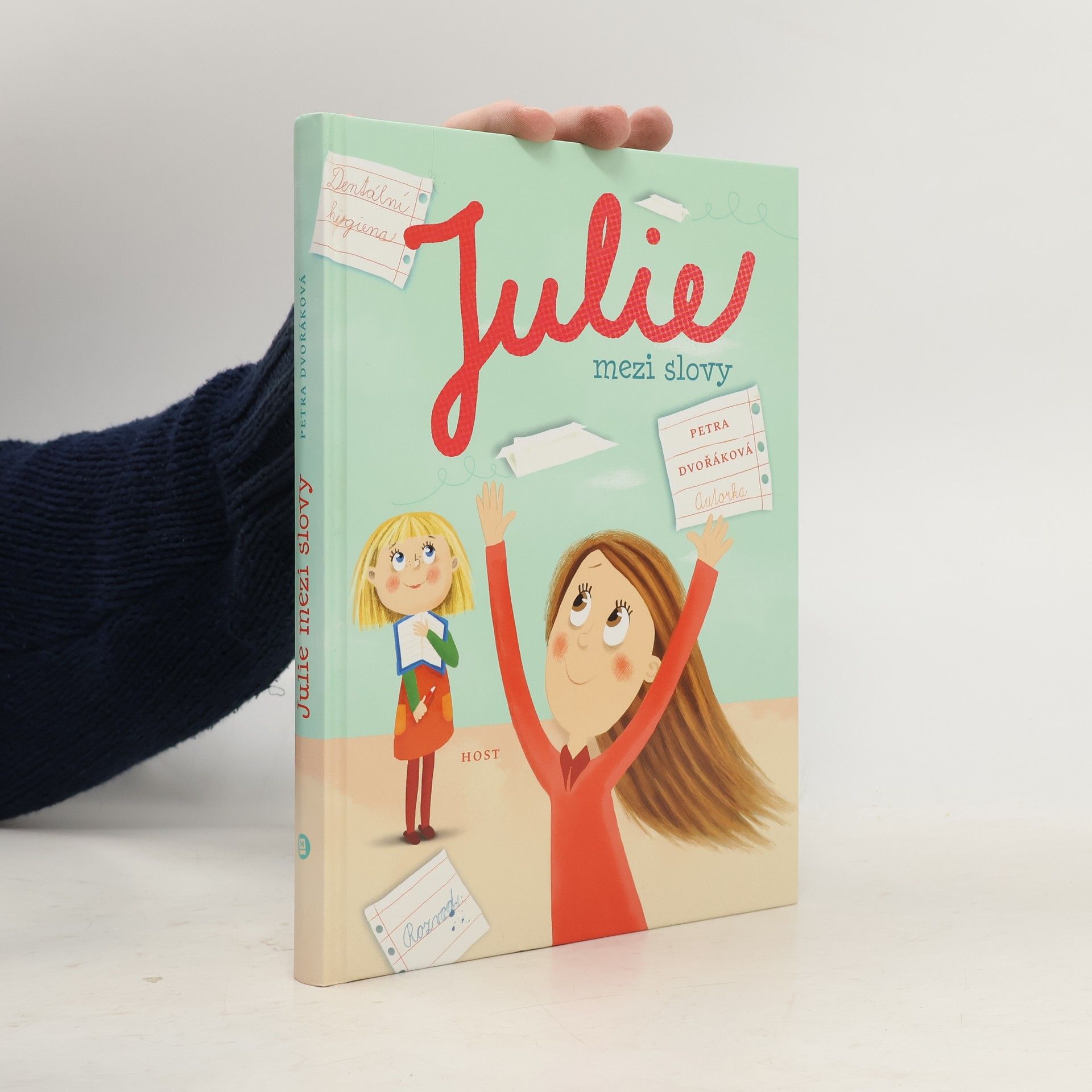 Petra Dvořáková Julie mezi slovy