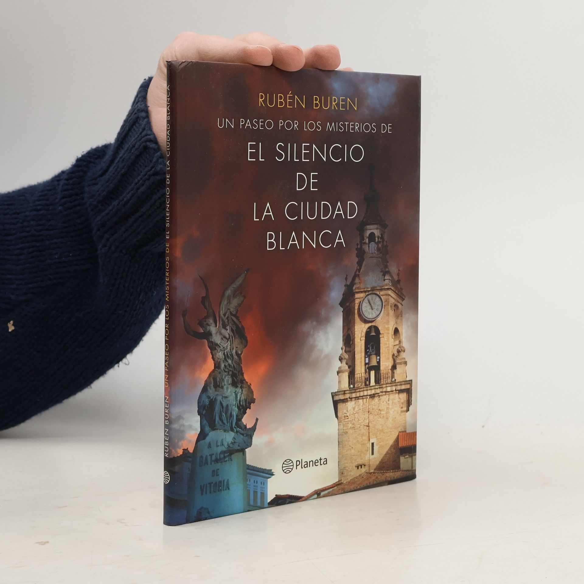 Rubén Buren Un paseo por los misterios de El silencio de la ciudad blanca