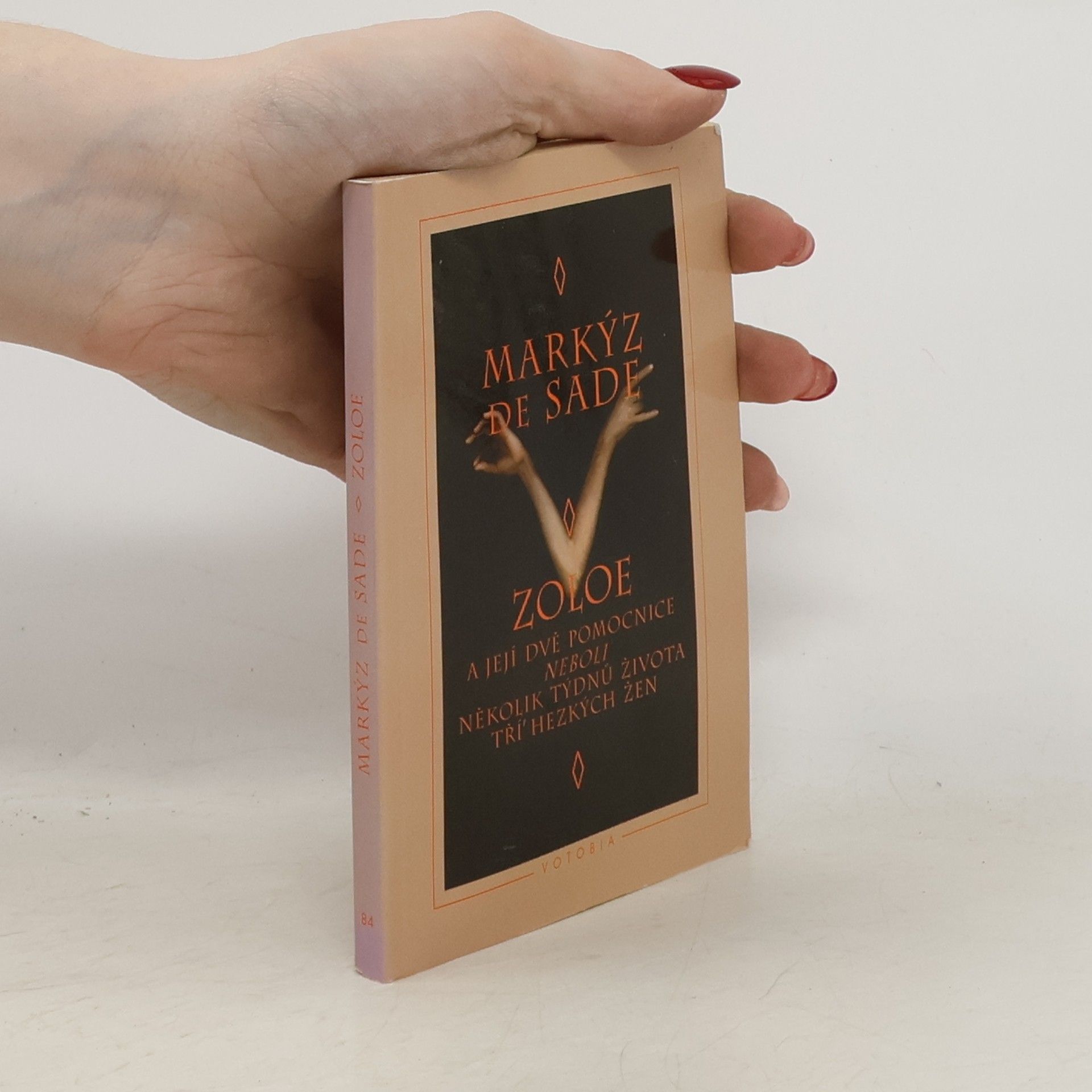 Markýz de Sade Zoloe a její dvě pomocnice