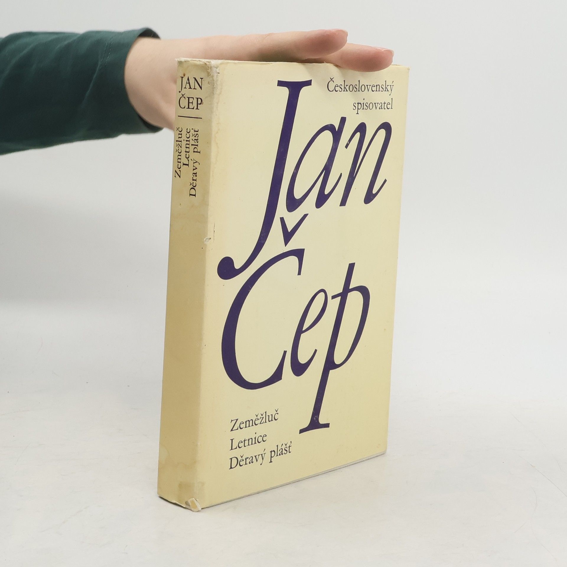 Jan Čep Zeměžluč. Letnice. Děravý plášť
