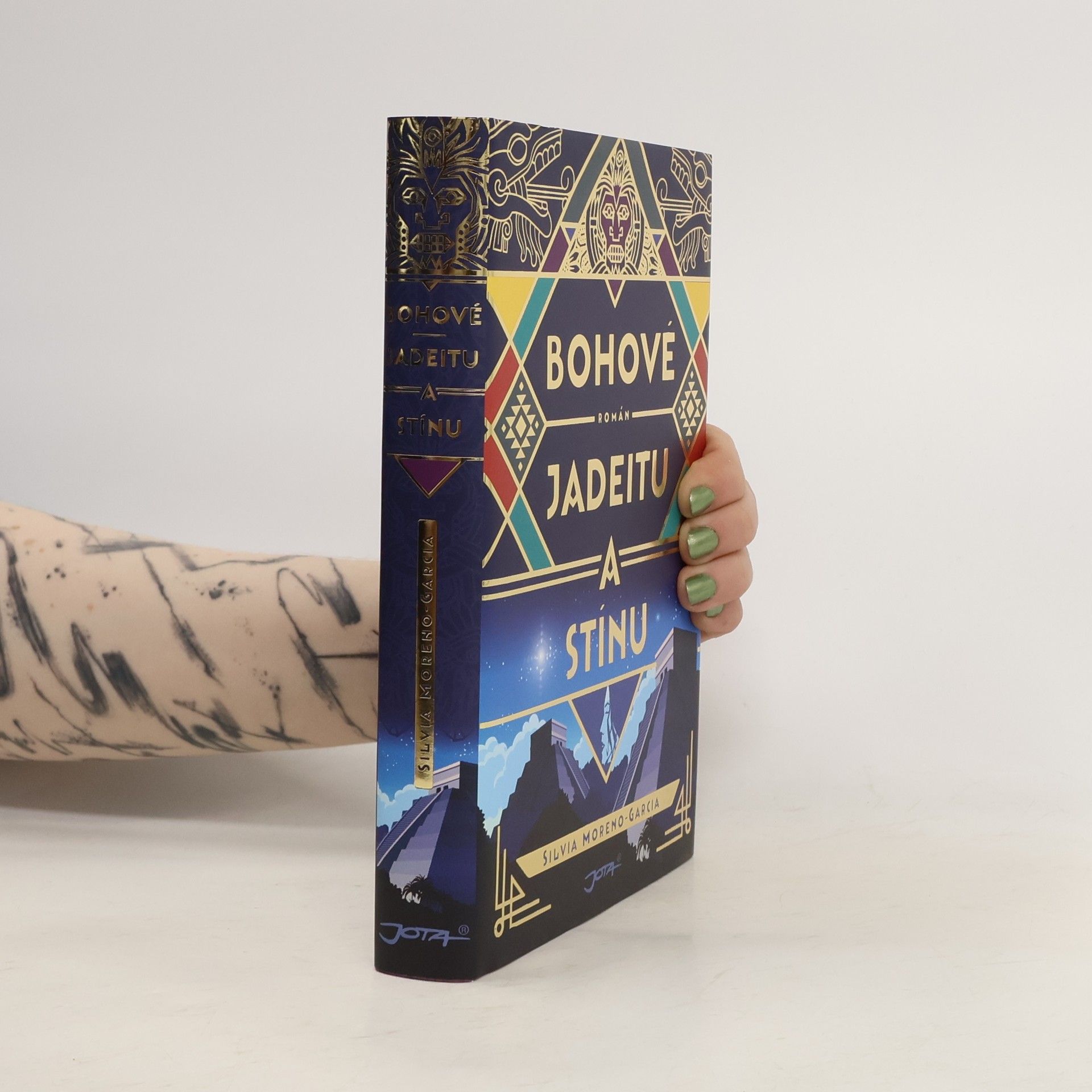 Silvia Moreno Garcia Bohové jadeitu a stínu