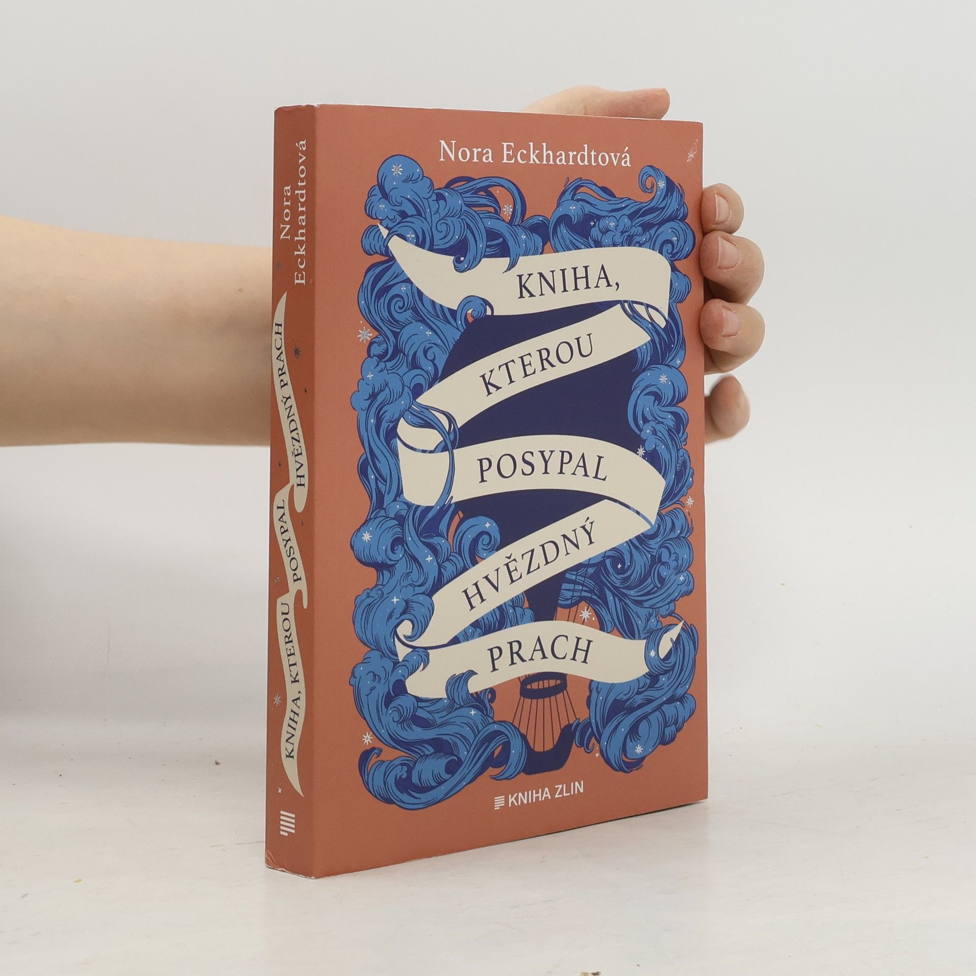 Kniha, kterou posypal hvězdný prach
