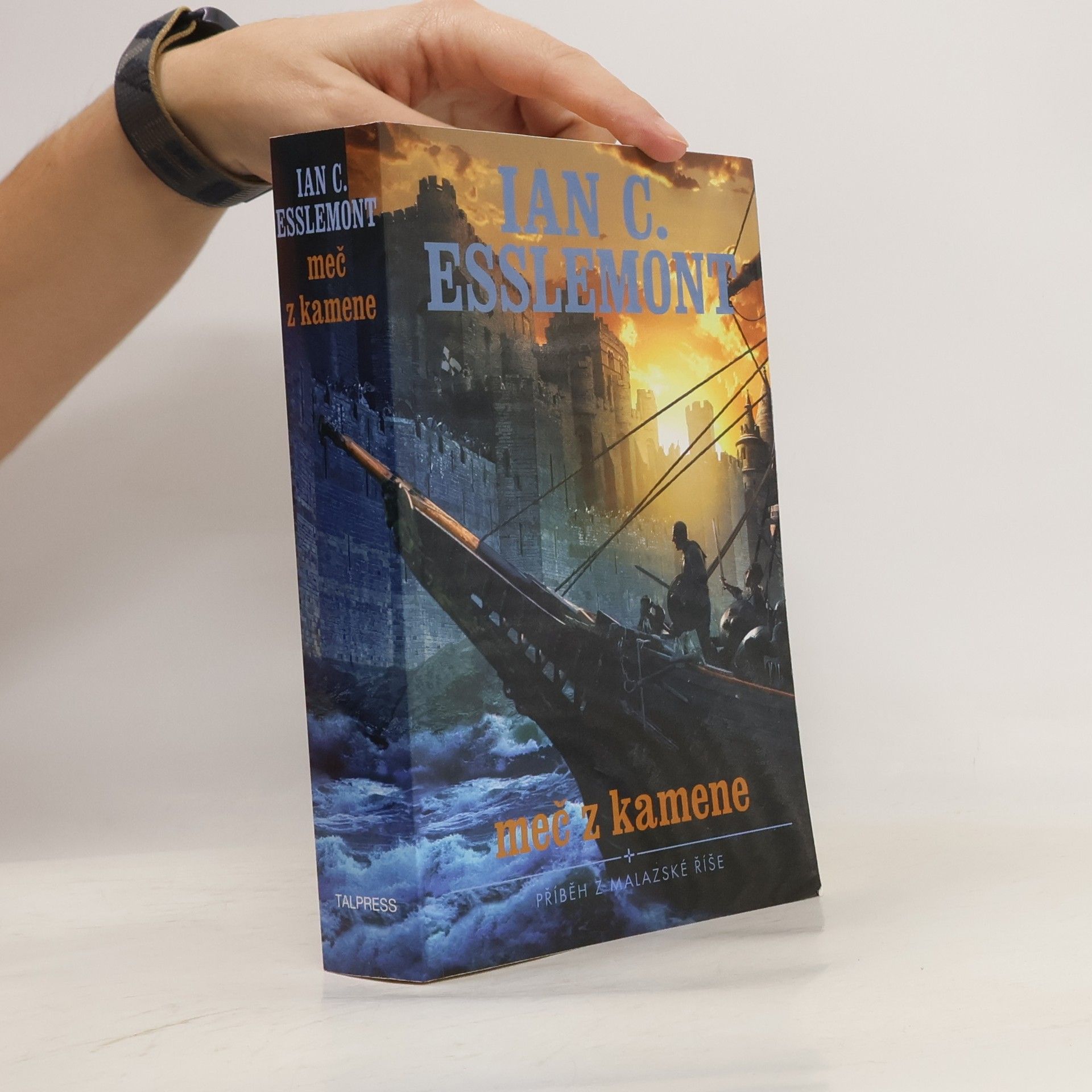 Ian Cameron Esslemont Meč z kamene