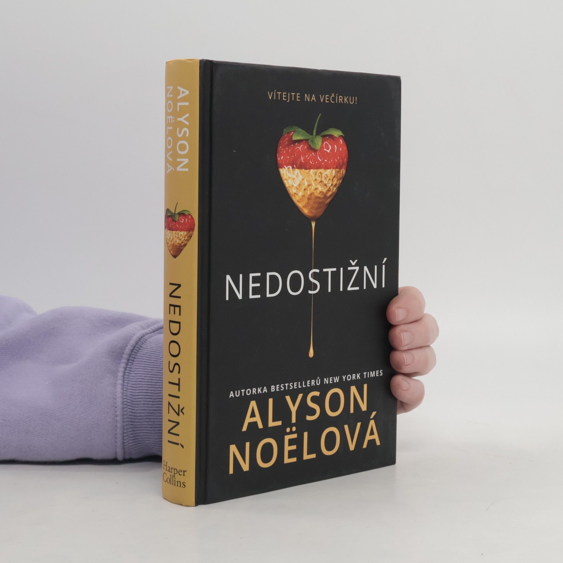 Alyson Noë͏l Nedostižní