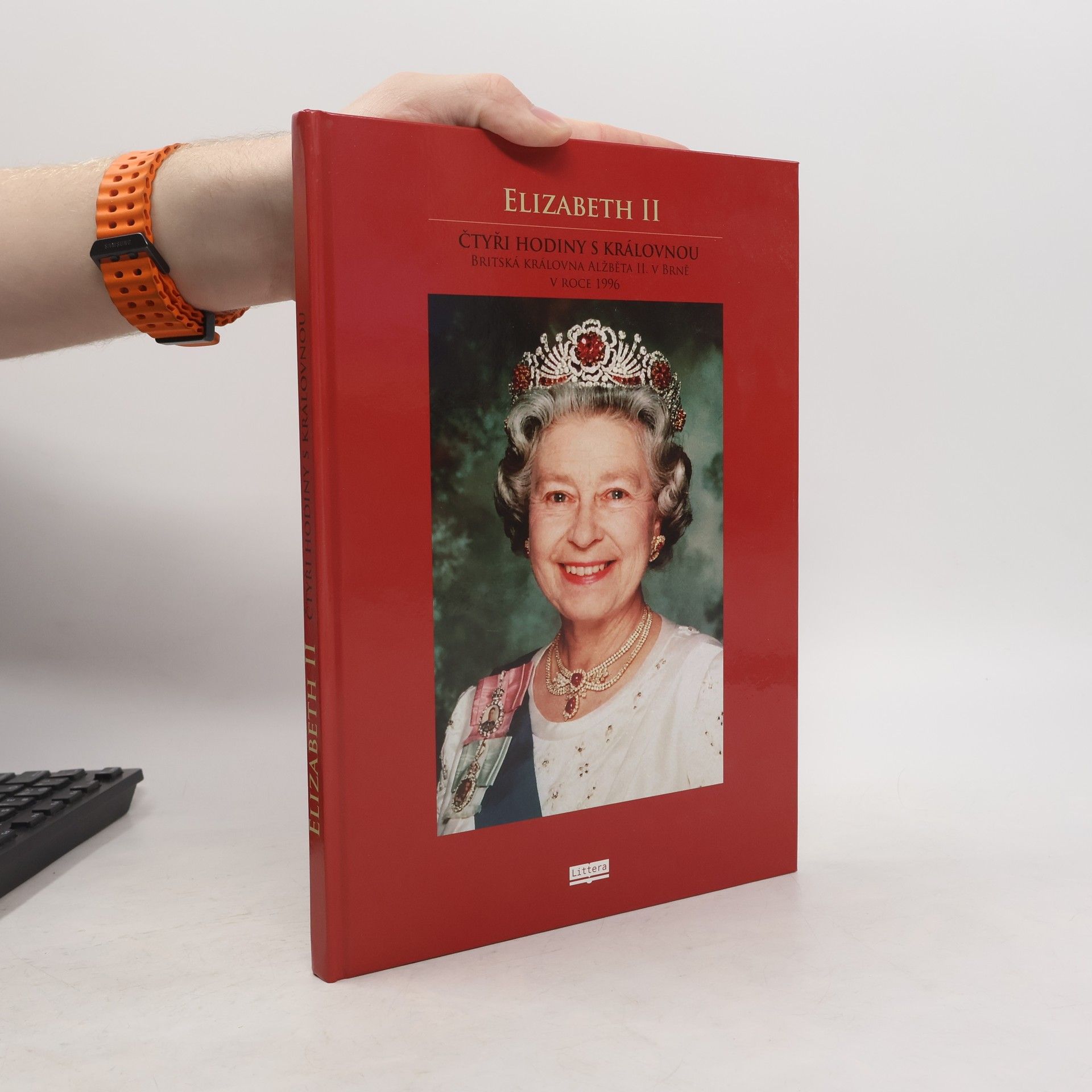 Helena Kupčíková Elizabeth II : čtyři hodiny s královnou: Britská královna Alžběta II. v Brně v roce 1996