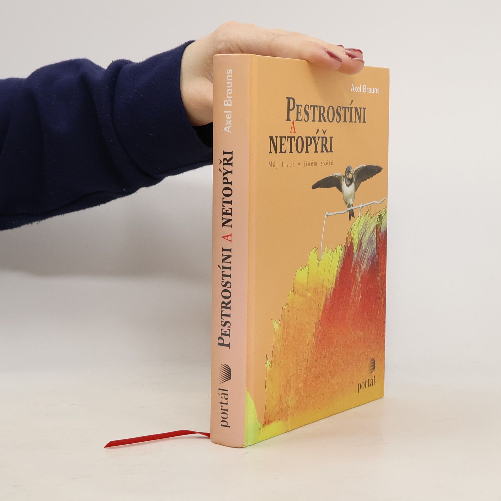 Axel Brauns Pestrostíni a netopýři : můj život v jiném světě