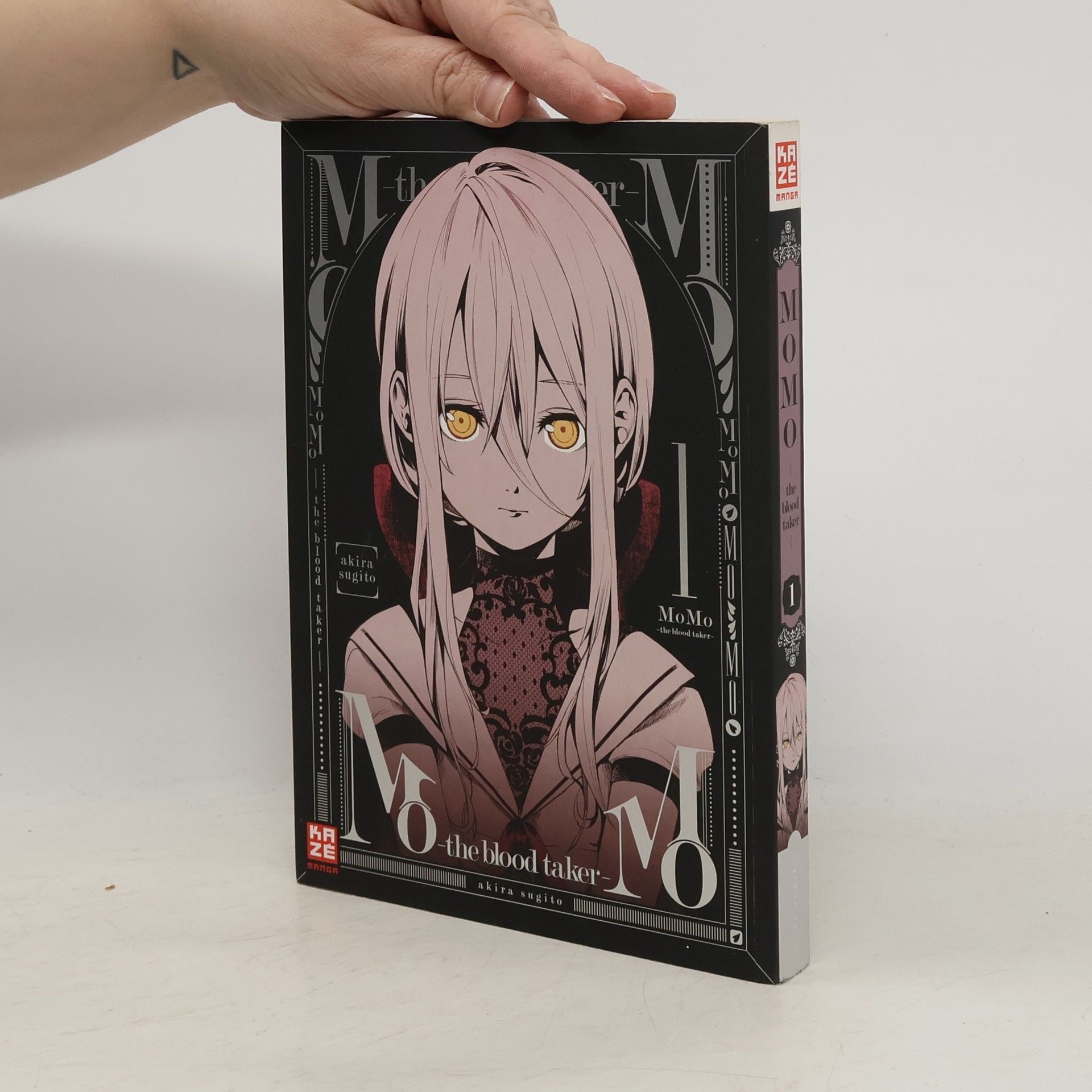 Akira Sugito MoMo - the Blood Taker 1