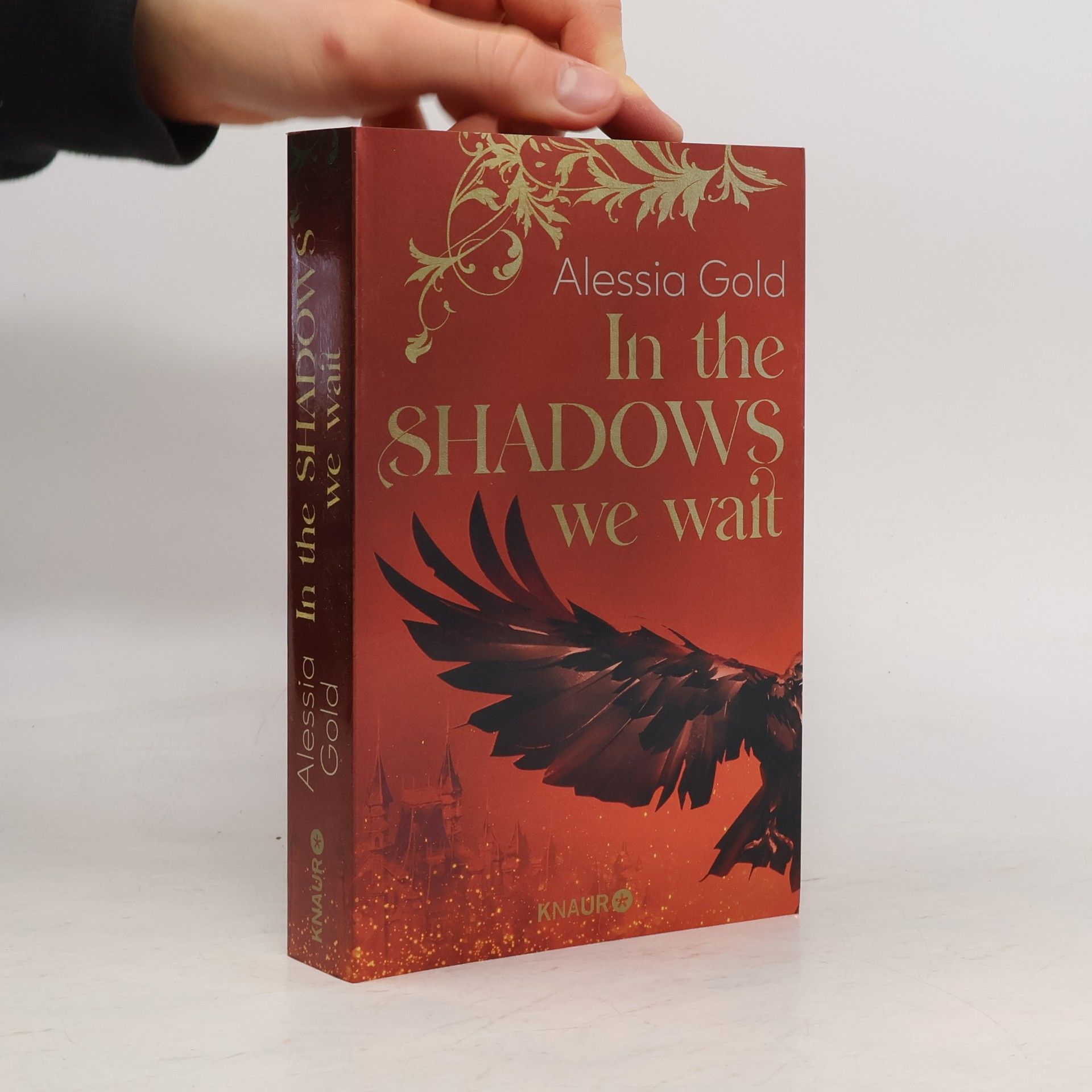 Alessia Gold In the Shadows we wait