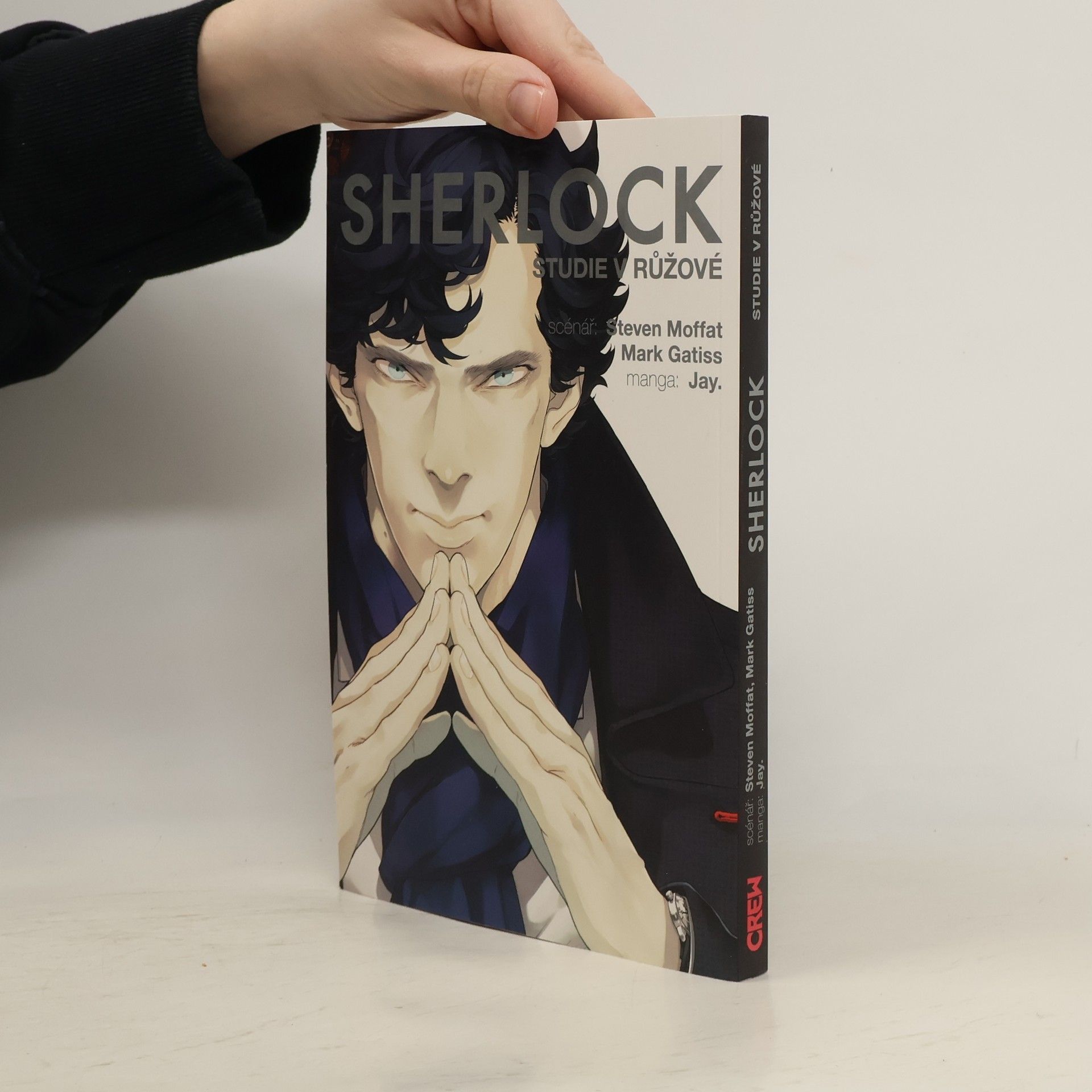 Mark Gatiss Sherlock. Studie v růžové