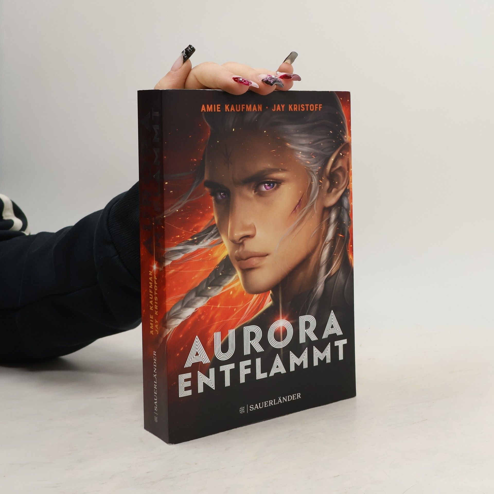 Amie Kaufman Aurora Entflammt