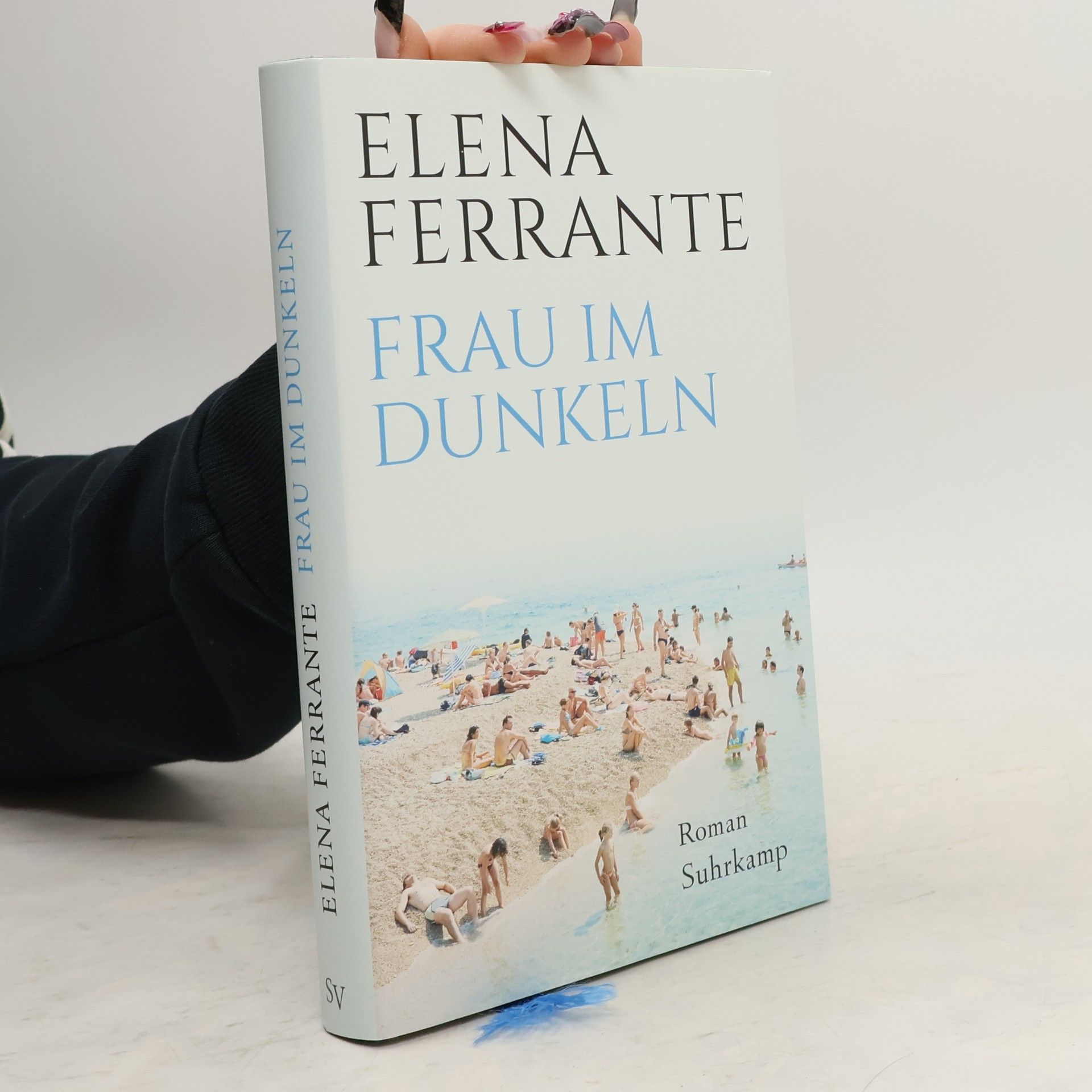Elena Ferrante Frau im Dunkeln